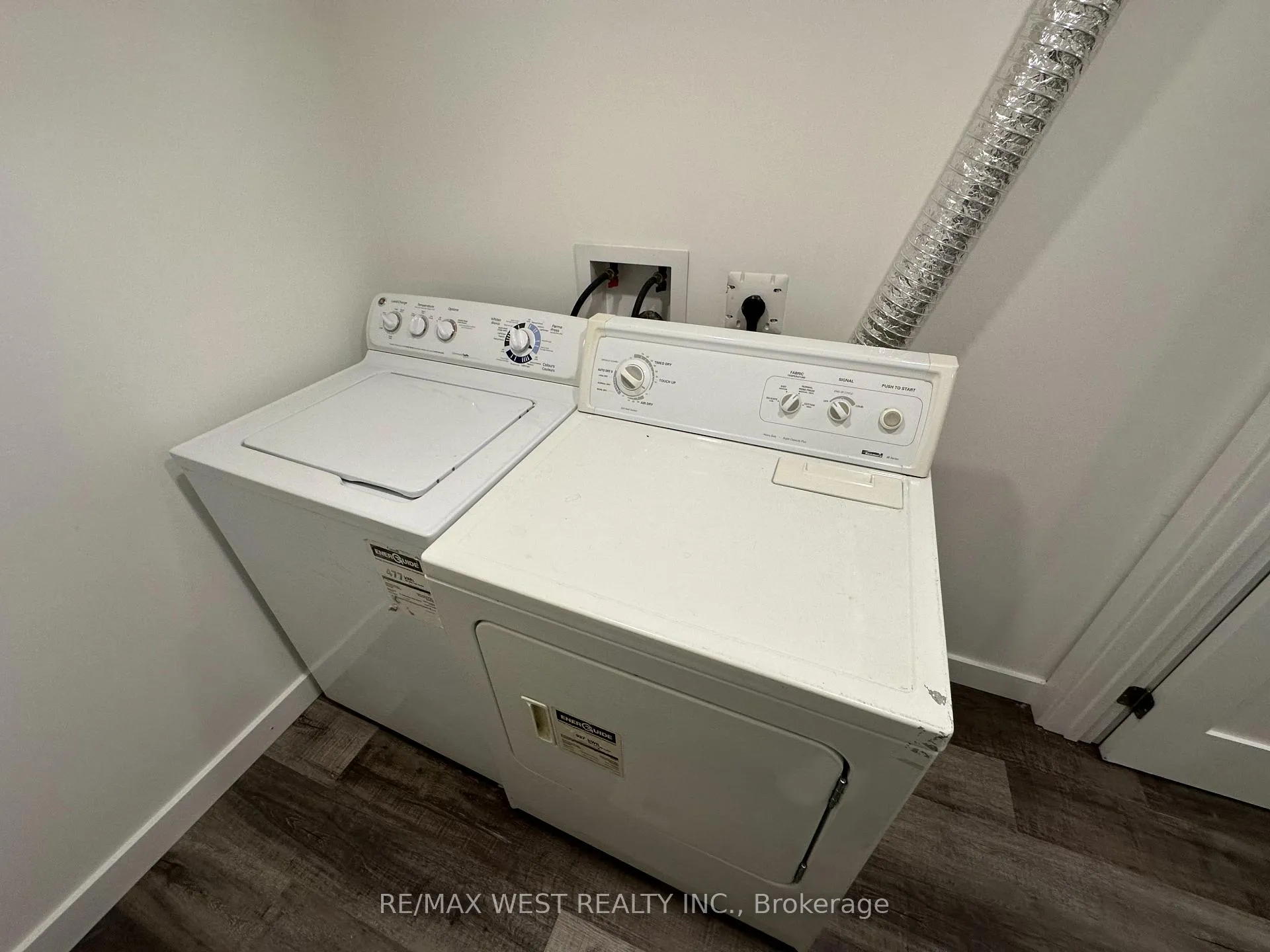 Photo 18 of Unit Basement, 237 Mullen Drive, Vaughan, Brownridge — HOMEH