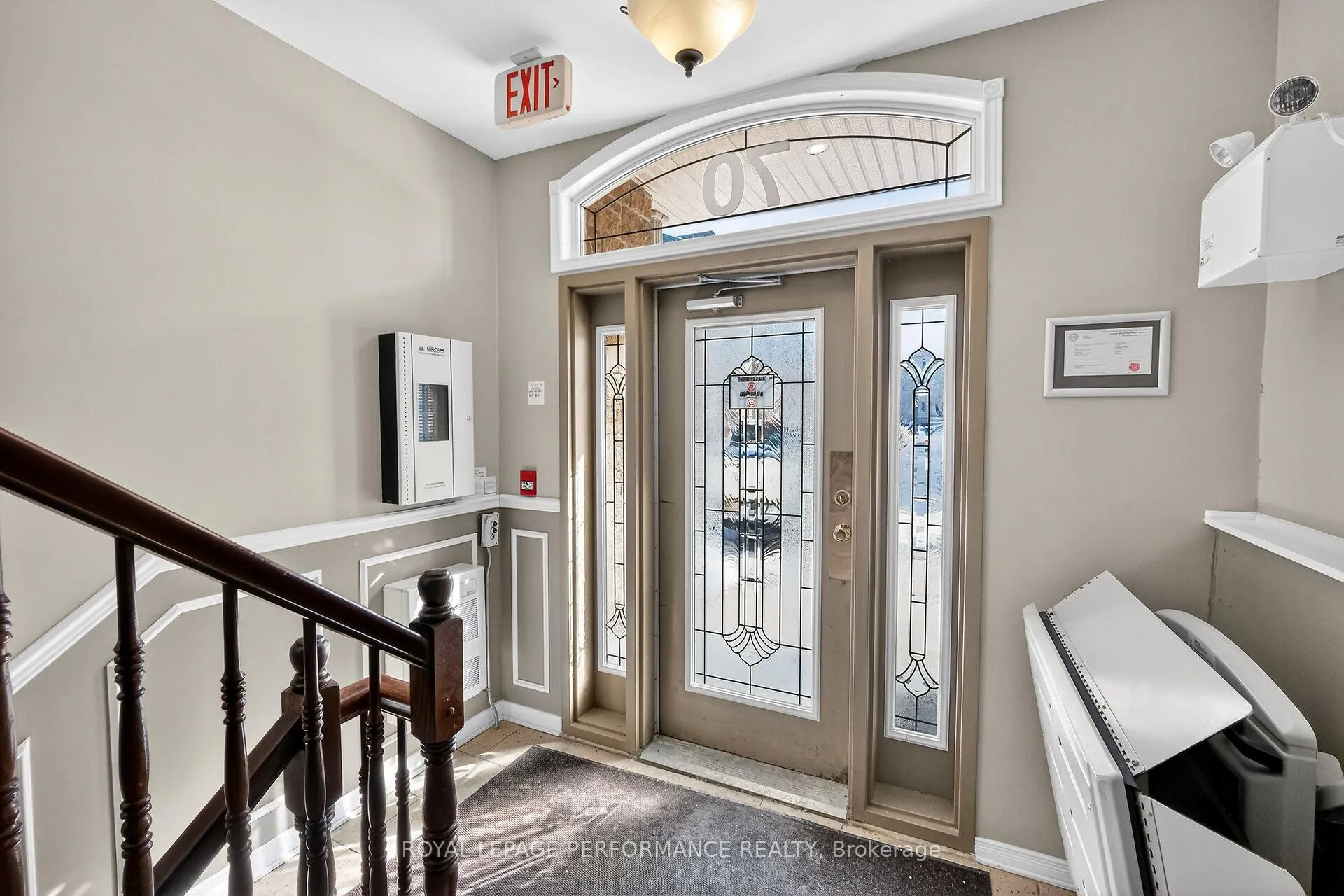Photo 3 of Unit 2, 70 Briargate Private, Ottawa, Springridge/East Village — HOMEH