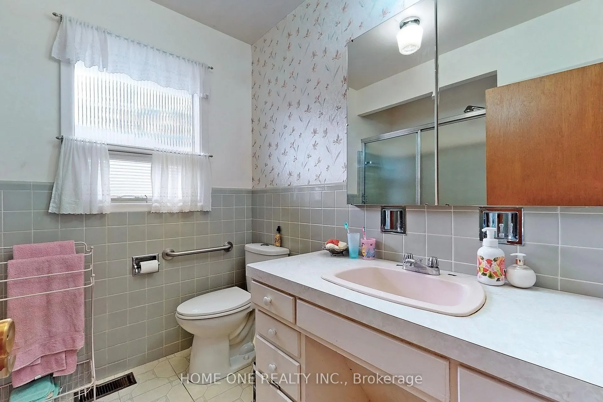 Photo 21 of 26 Harrison Road, North York, St. Andrew-Windfields — HOMEH