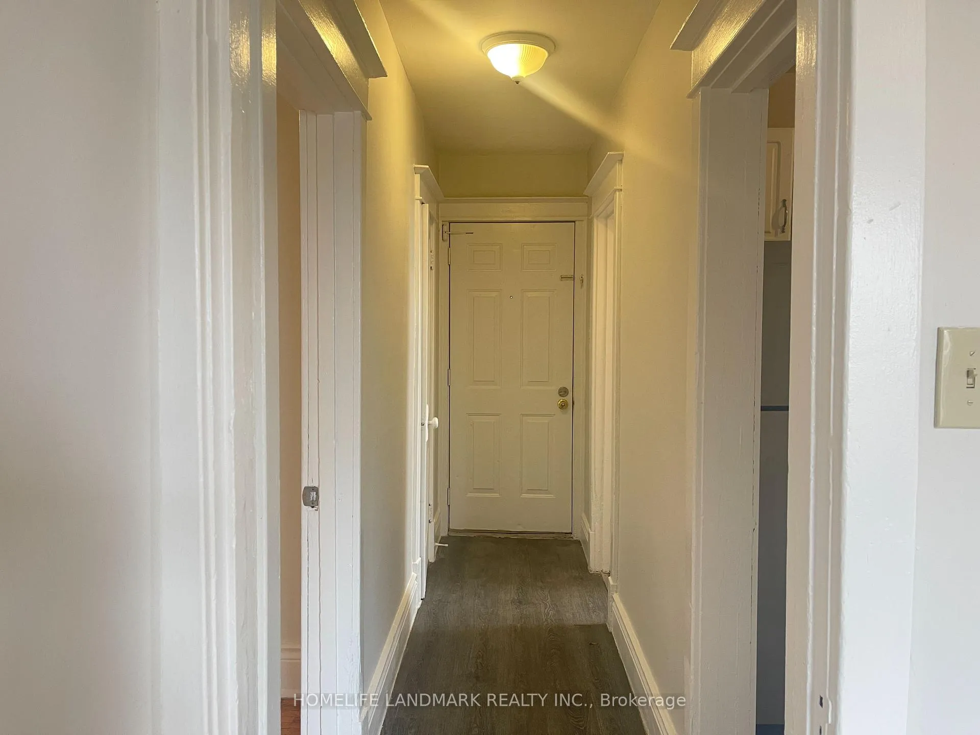 Photo 2 of Unit 3, 985 Main Street E, Hamilton, Crown Point — HOMEH