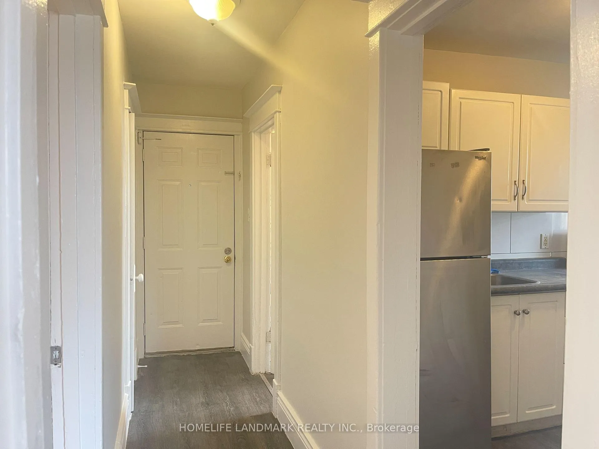Photo 3 of Unit 3, 985 Main Street E, Hamilton, Crown Point — HOMEH