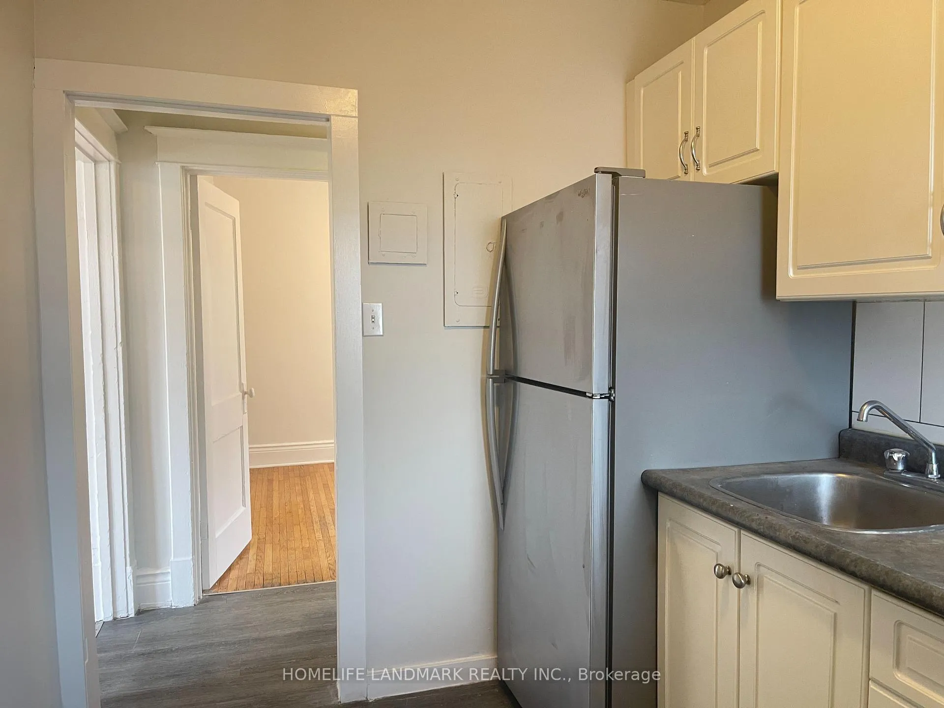 Photo 6 of Unit 3, 985 Main Street E, Hamilton, Crown Point — HOMEH