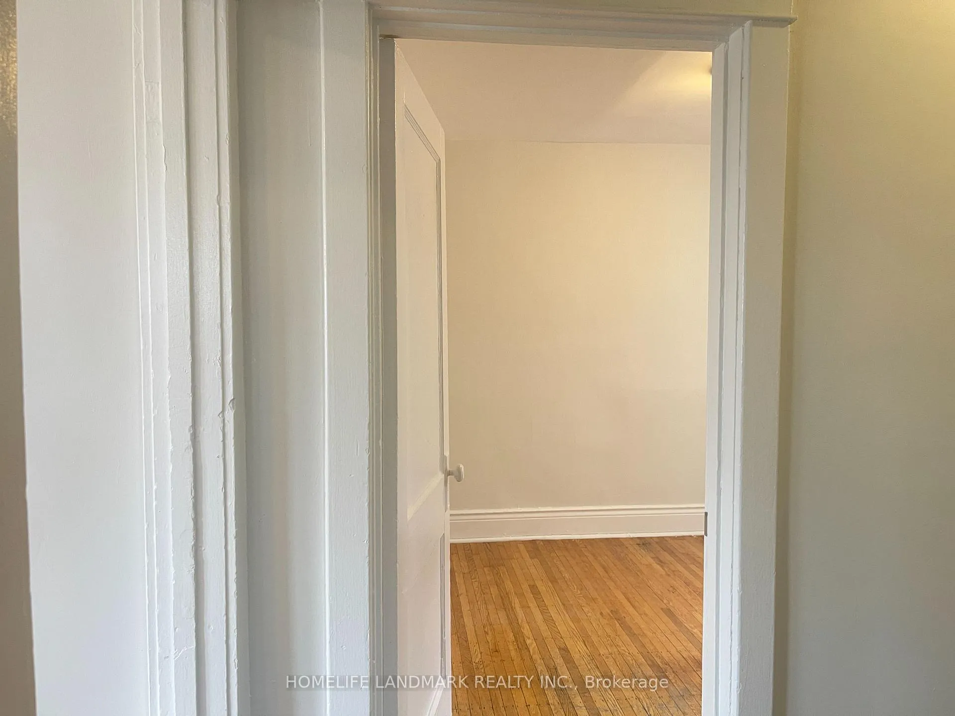 Photo 8 of Unit 3, 985 Main Street E, Hamilton, Crown Point — HOMEH