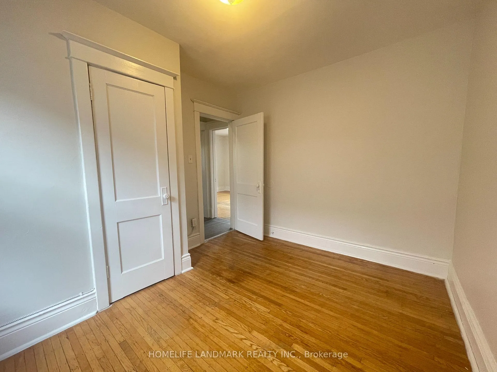 Photo 11 of Unit 3, 985 Main Street E, Hamilton, Crown Point — HOMEH