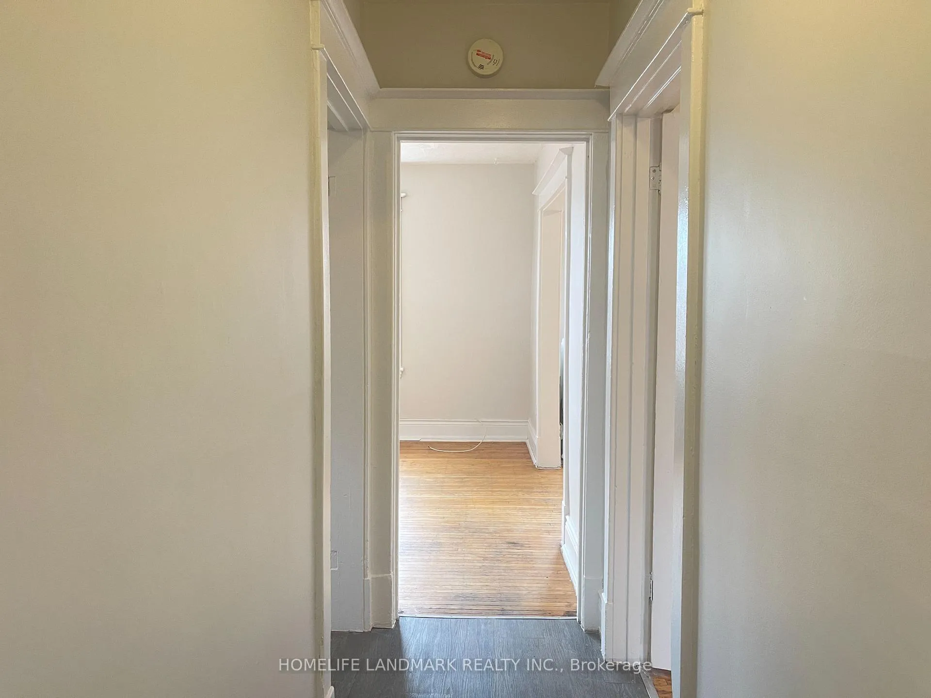 Photo 12 of Unit 3, 985 Main Street E, Hamilton, Crown Point — HOMEH
