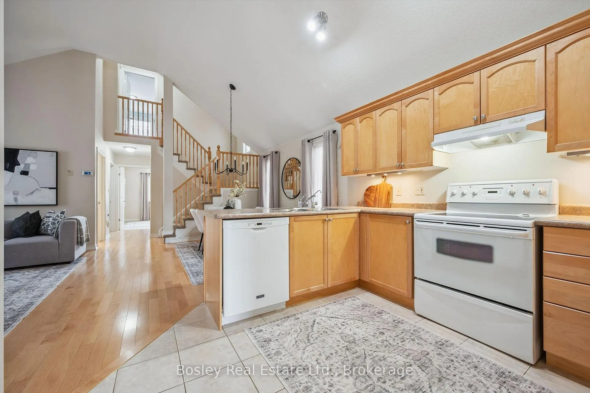 Photo 5 of 12 Sinclair Street, Guelph, Pineridge/Westminster Woods — HOMEH