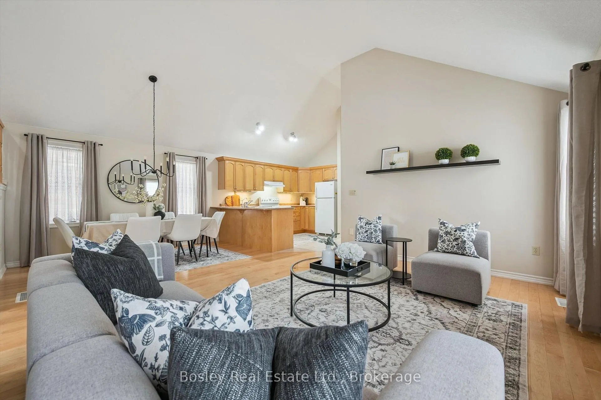 Photo 9 of 12 Sinclair Street, Guelph, Pineridge/Westminster Woods — HOMEH