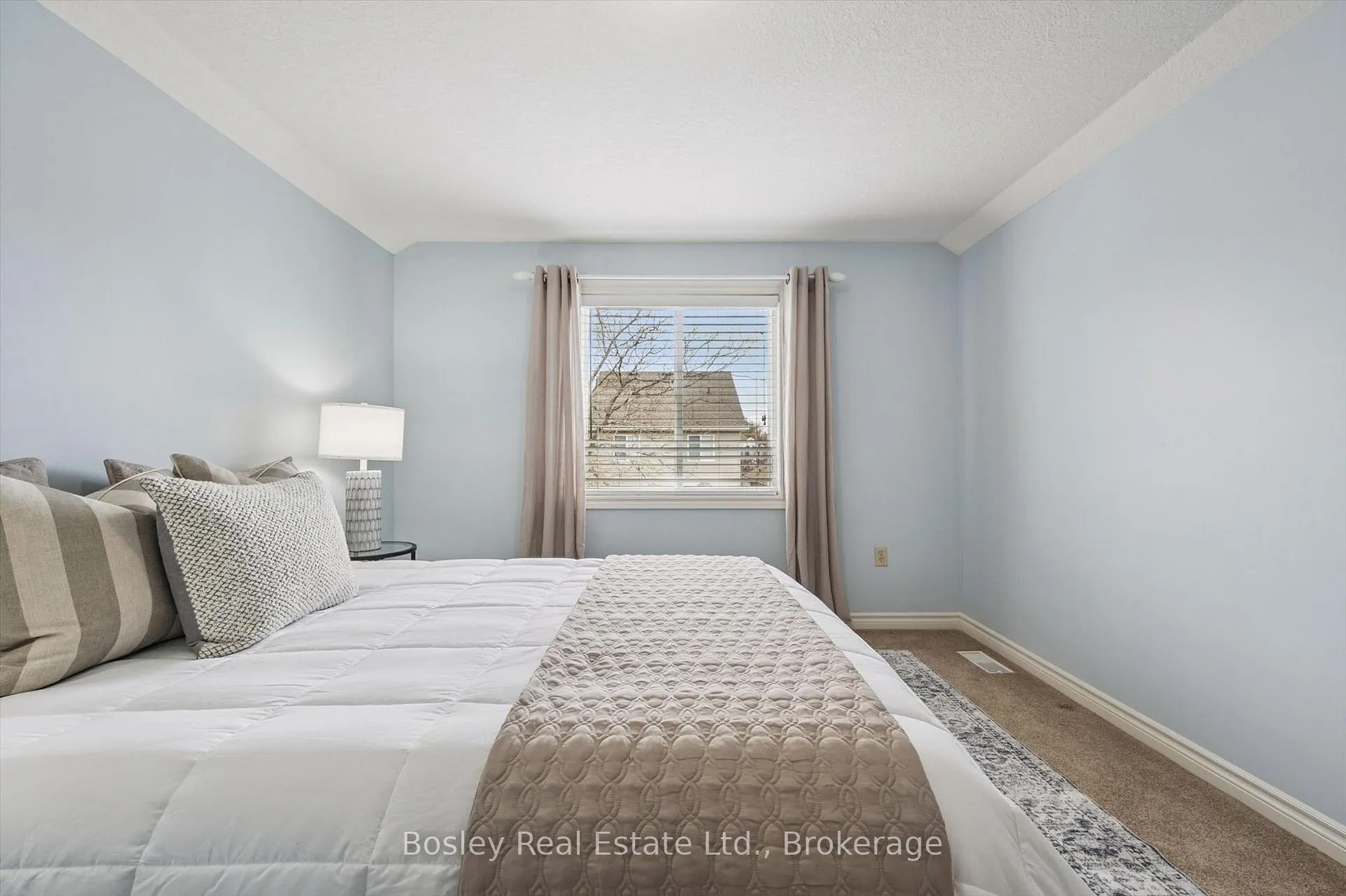 Photo 32 of 12 Sinclair Street, Guelph, Pineridge/Westminster Woods — HOMEH