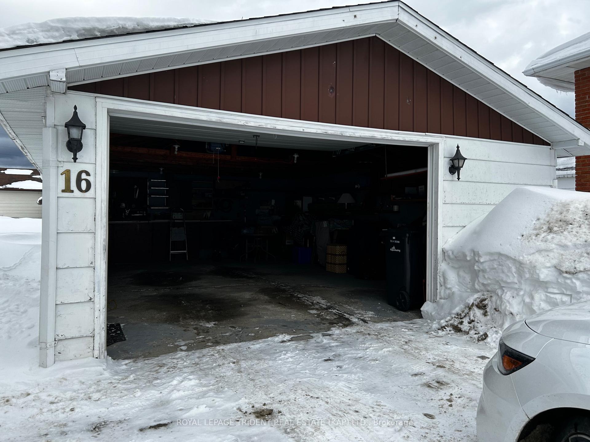 Photo 4 of 16 Albert Street N, Kapuskasing — HOMEH