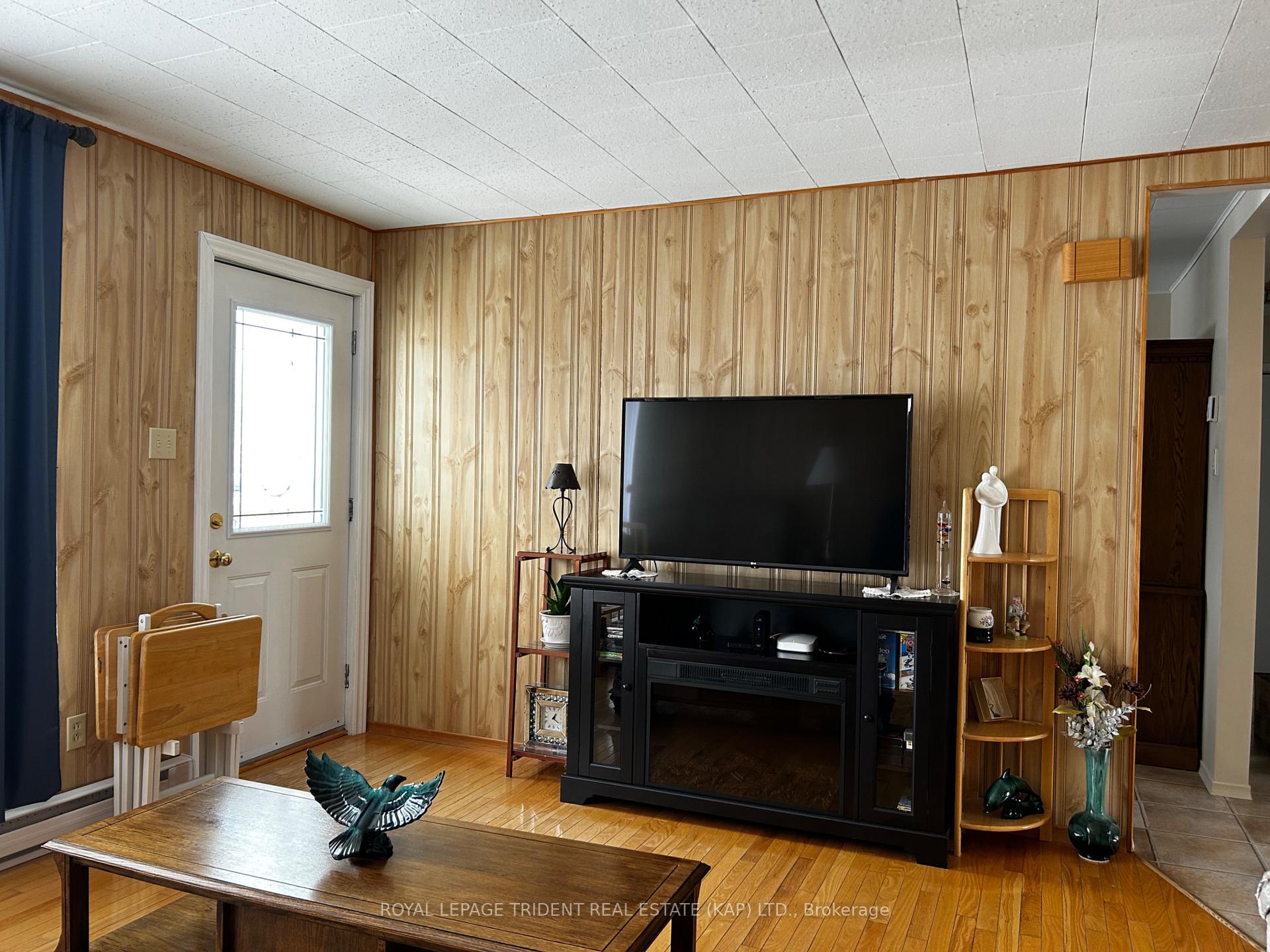 Photo 15 of 16 Albert Street N, Kapuskasing — HOMEH