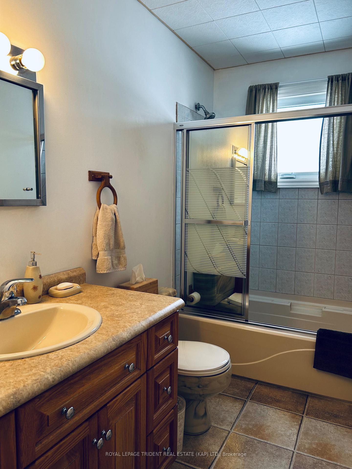 Photo 18 of 16 Albert Street N, Kapuskasing — HOMEH