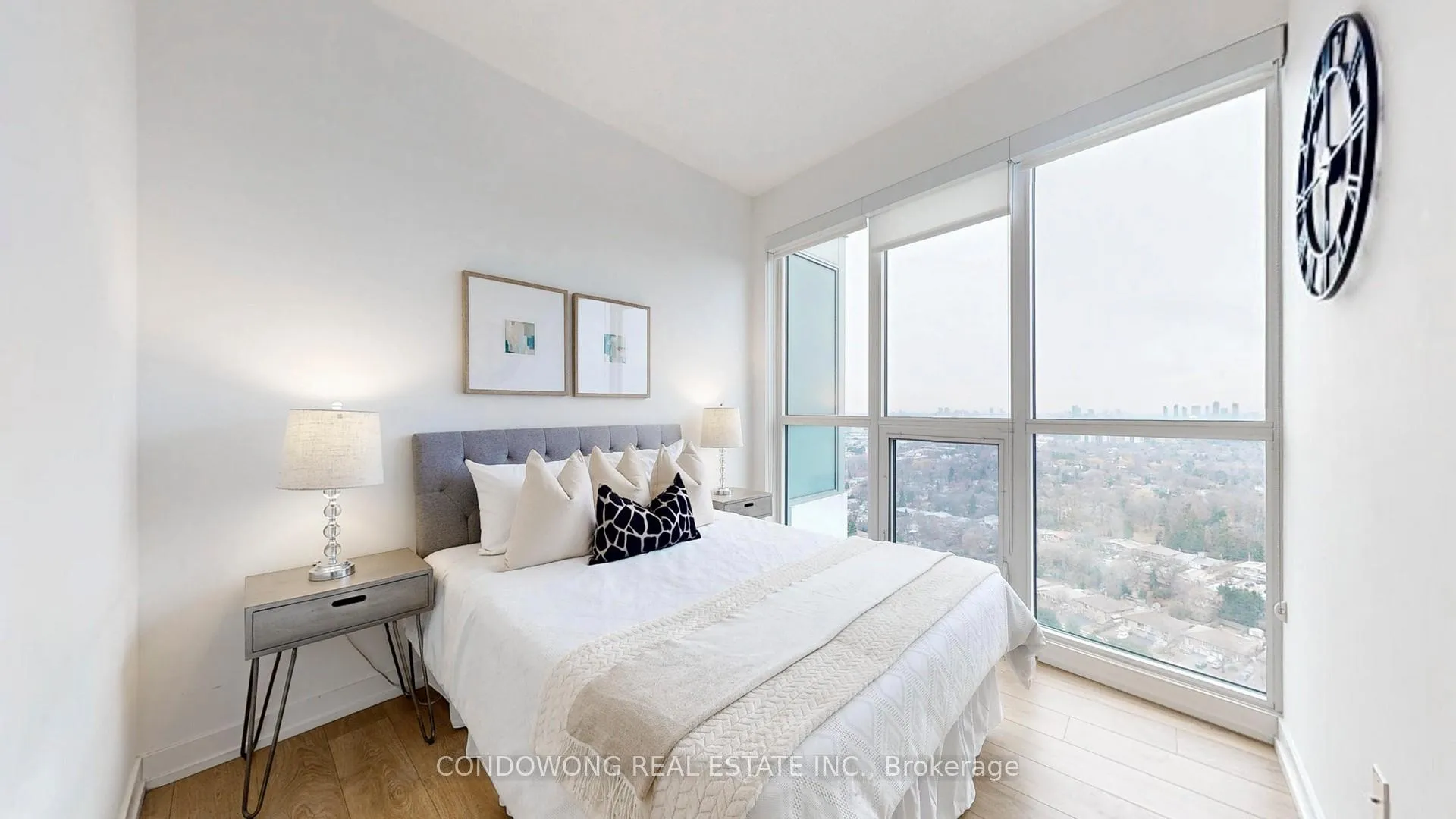Photo 5 of Unit 3003, 117 McMahon Drive, North York, Bayview Village — HOMEH