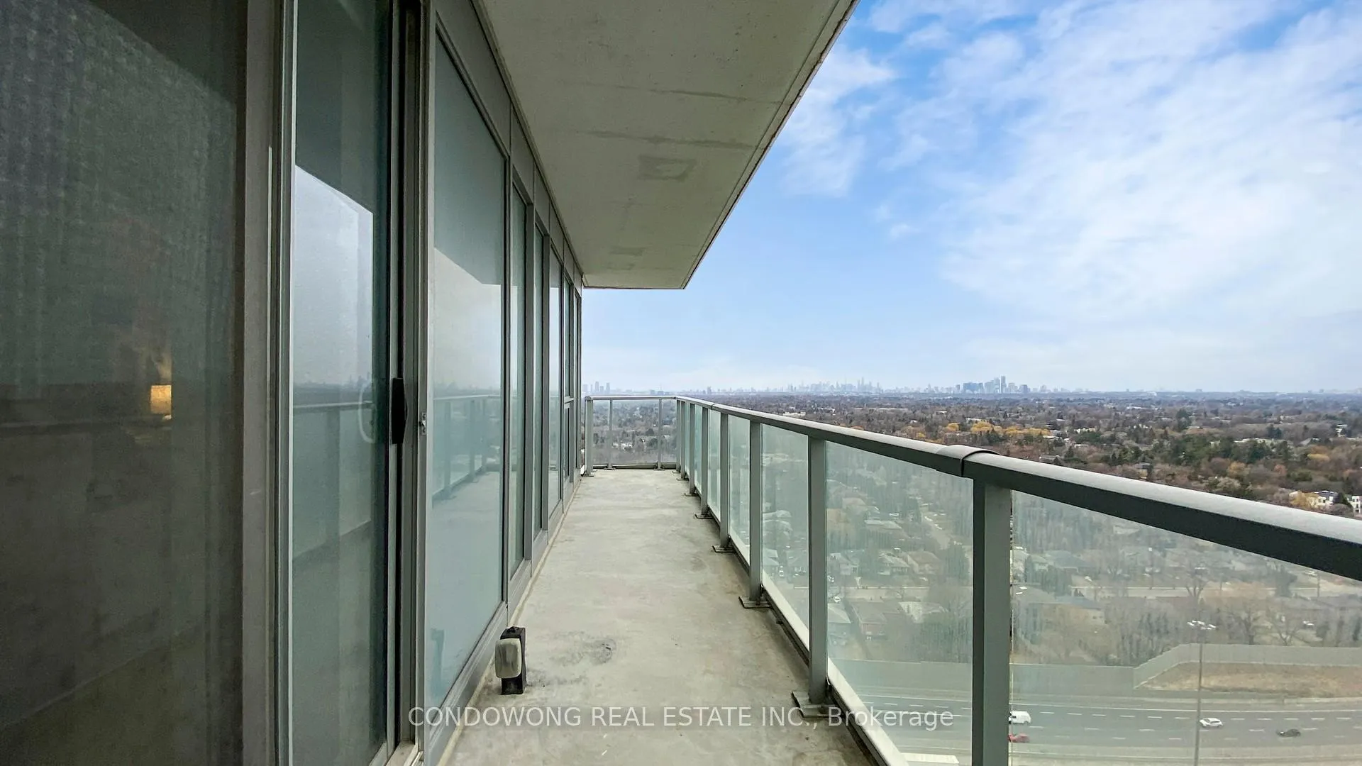 Photo 10 of Unit 3003, 117 McMahon Drive, North York, Bayview Village — HOMEH