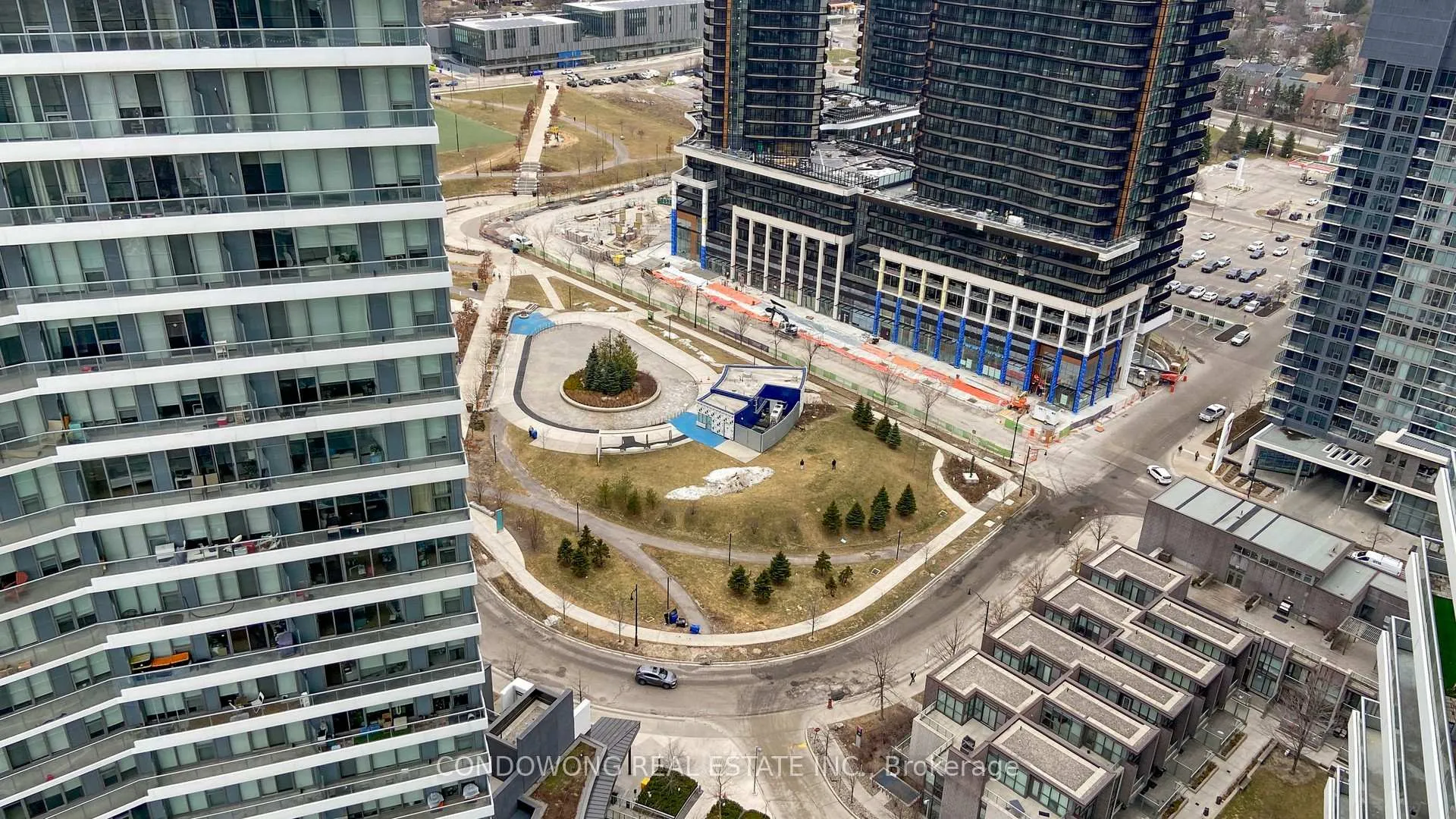 Photo 11 of Unit 3003, 117 McMahon Drive, North York, Bayview Village — HOMEH