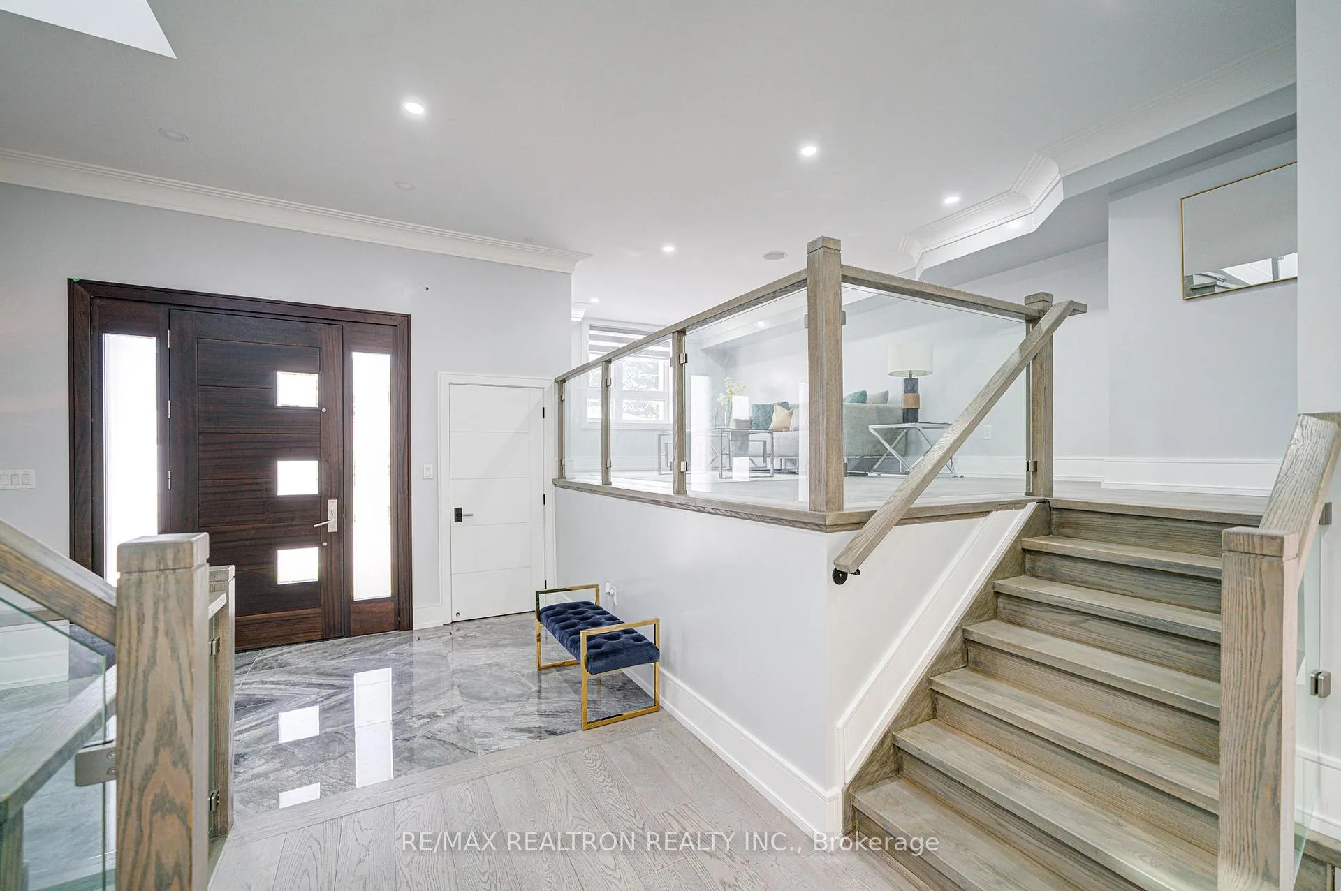 Photo 8 of 94 Wanstead Avenue, Scarborough, Oakridge — HOMEH