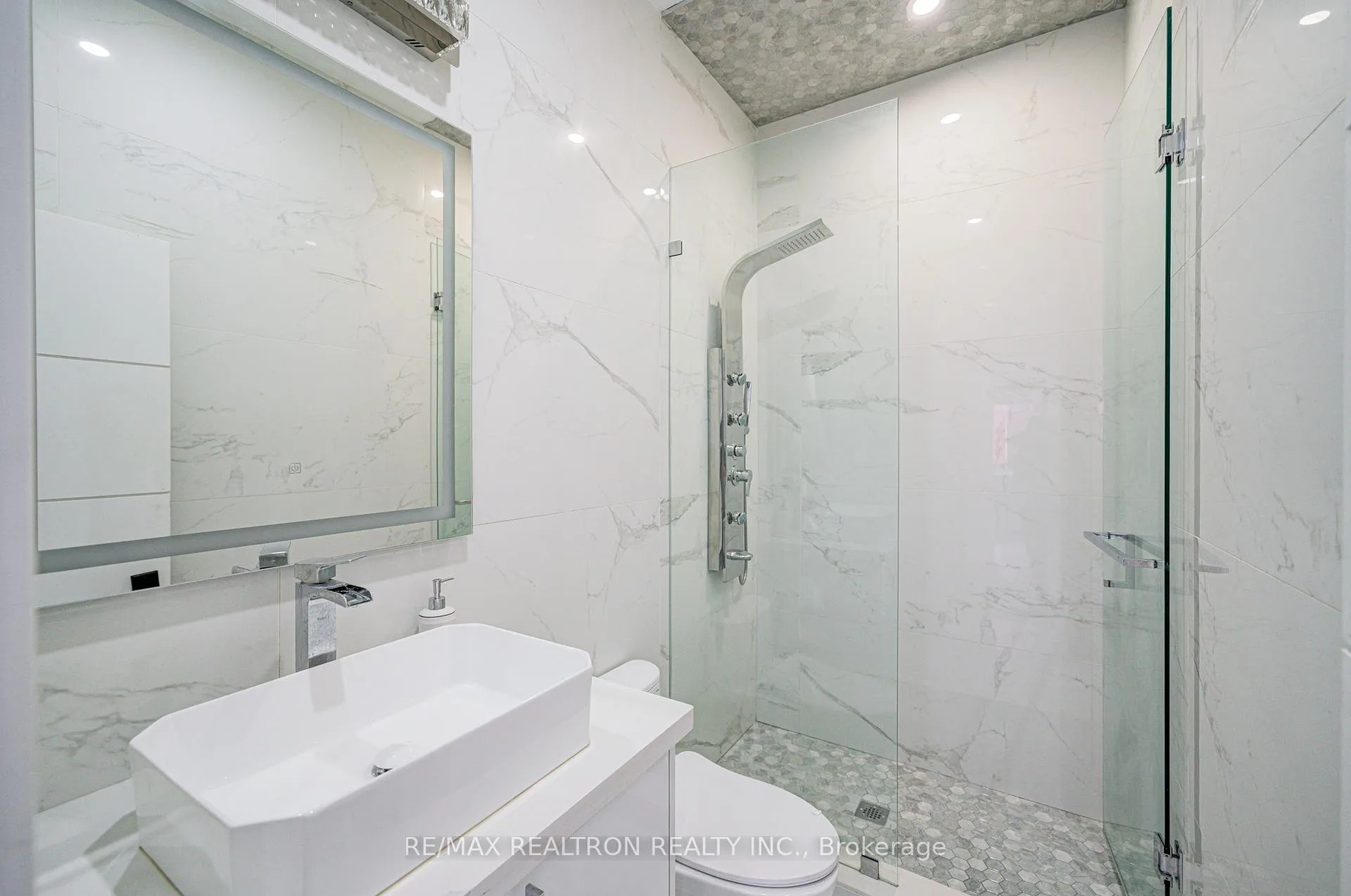 Photo 15 of 94 Wanstead Avenue, Scarborough, Oakridge — HOMEH