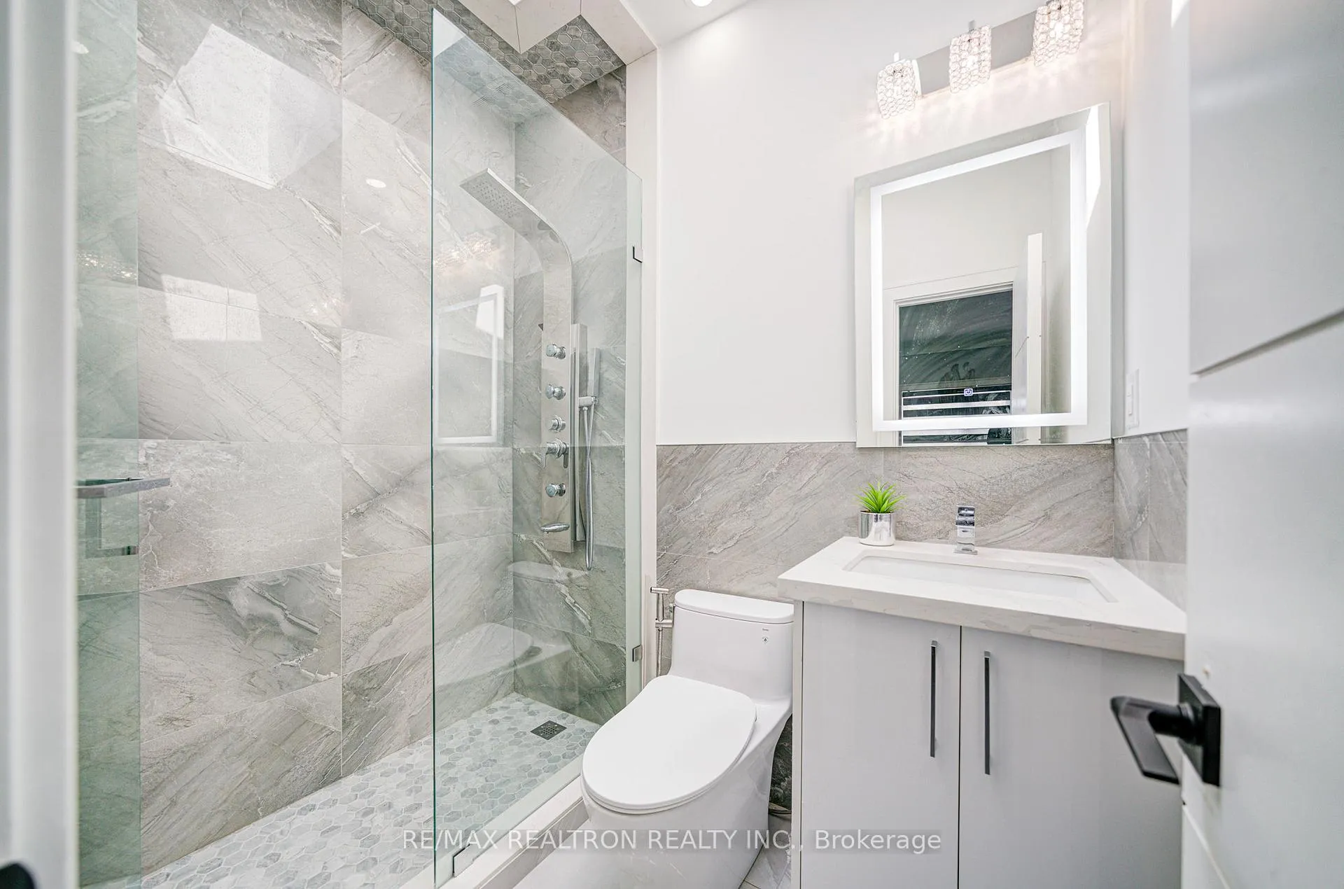 Photo 47 of 94 Wanstead Avenue, Scarborough, Oakridge — HOMEH