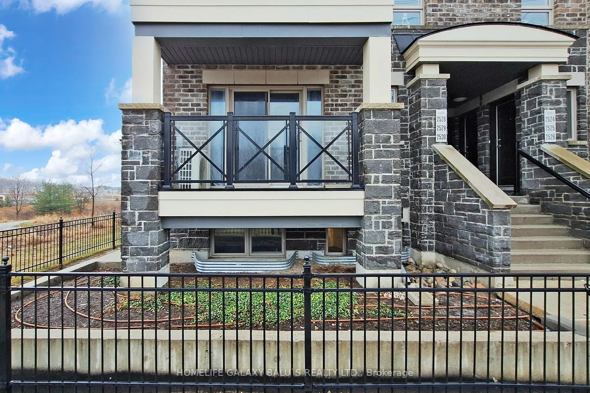 Front of Unit 2528, 30 Westmeath Lane