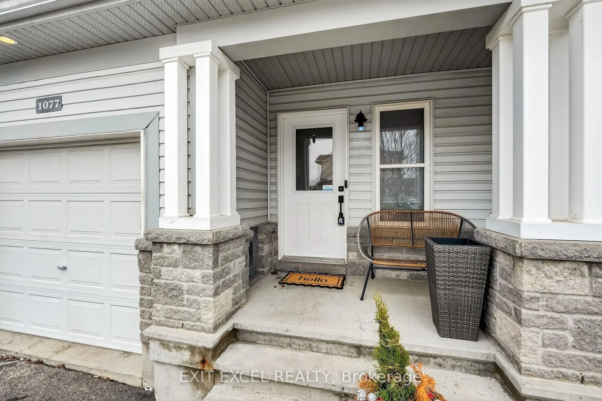 Photo 2 of 1077 Fieldfair Way, Ottawa, Notting Hill/Summerside — HOMEH