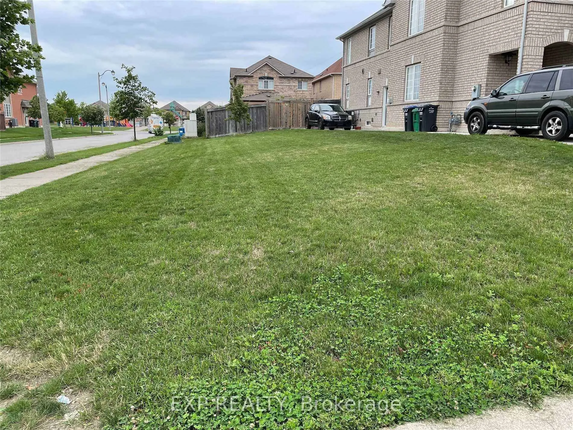 Photo 9 of 56 Palleschi Drive, Brampton, Brampton East — HOMEH