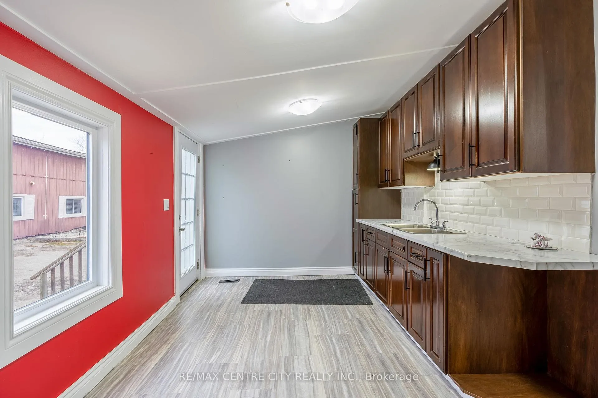 Photo 4 of 24 Bruce Street, Brantford — HOMEH