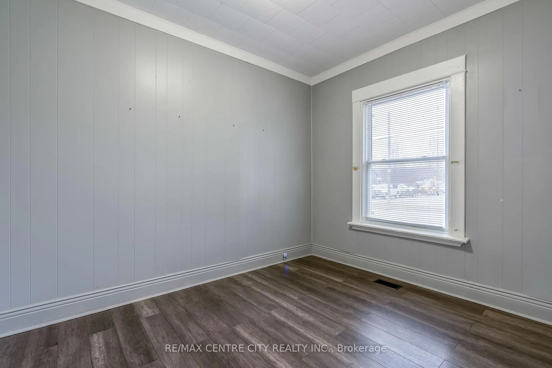 Photo 11 of 24 Bruce Street, Brantford — HOMEH