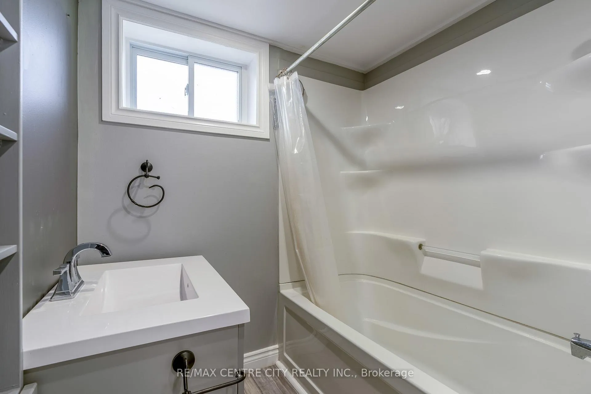 Photo 12 of 24 Bruce Street, Brantford — HOMEH