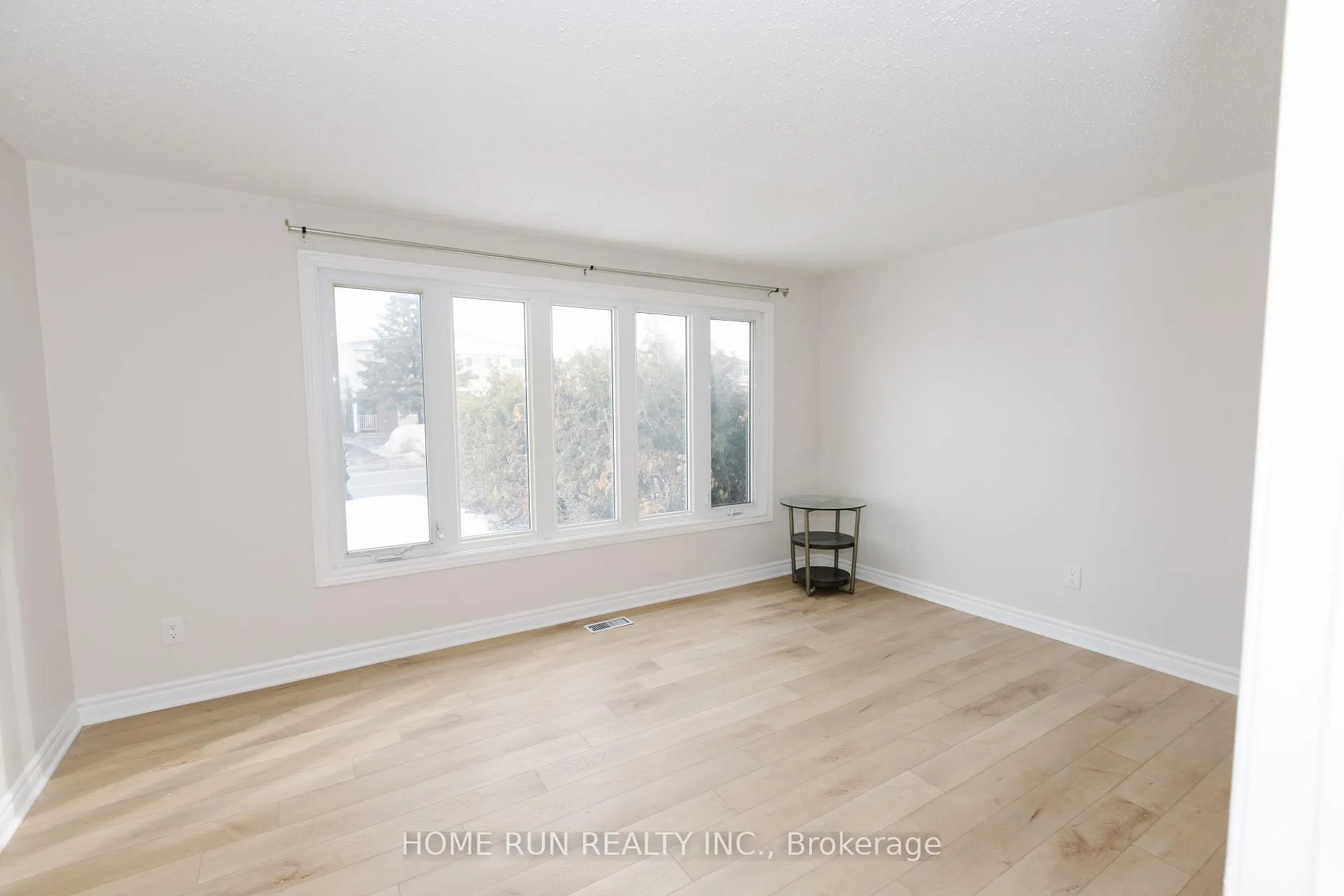 Photo 2 of 1285 Meadowland Drive, Vaughan, Vellore Village — HOMEH