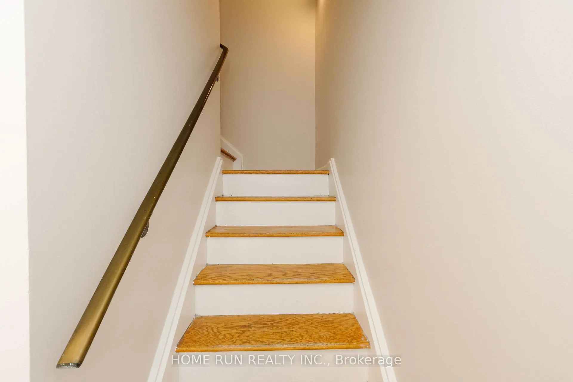Photo 8 of 1285 Meadowland Drive, Vaughan, Vellore Village — HOMEH