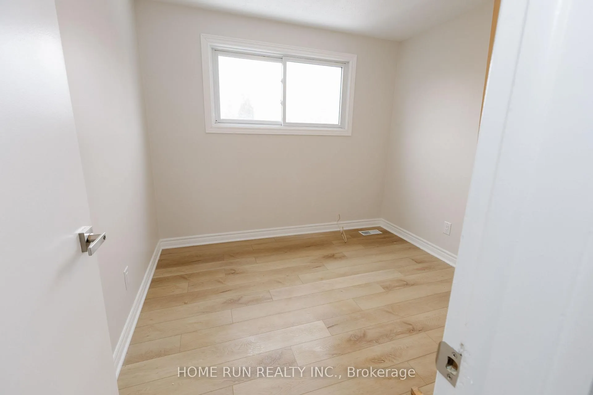 Photo 10 of 1285 Meadowland Drive, Vaughan, Vellore Village — HOMEH