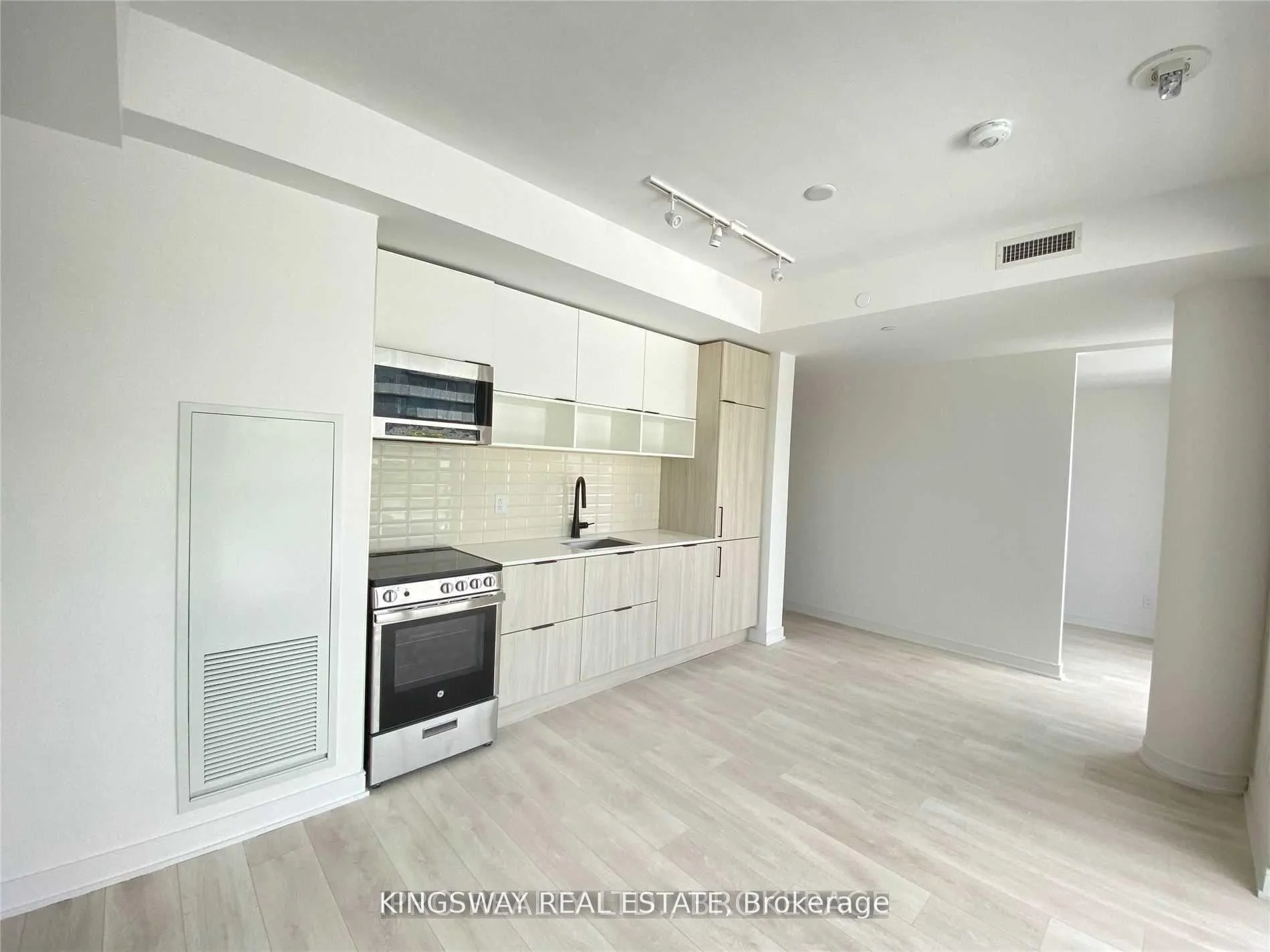 Photo 8 of Unit S803, 180 Mill Street, Toronto, Waterfront Communities — HOMEH