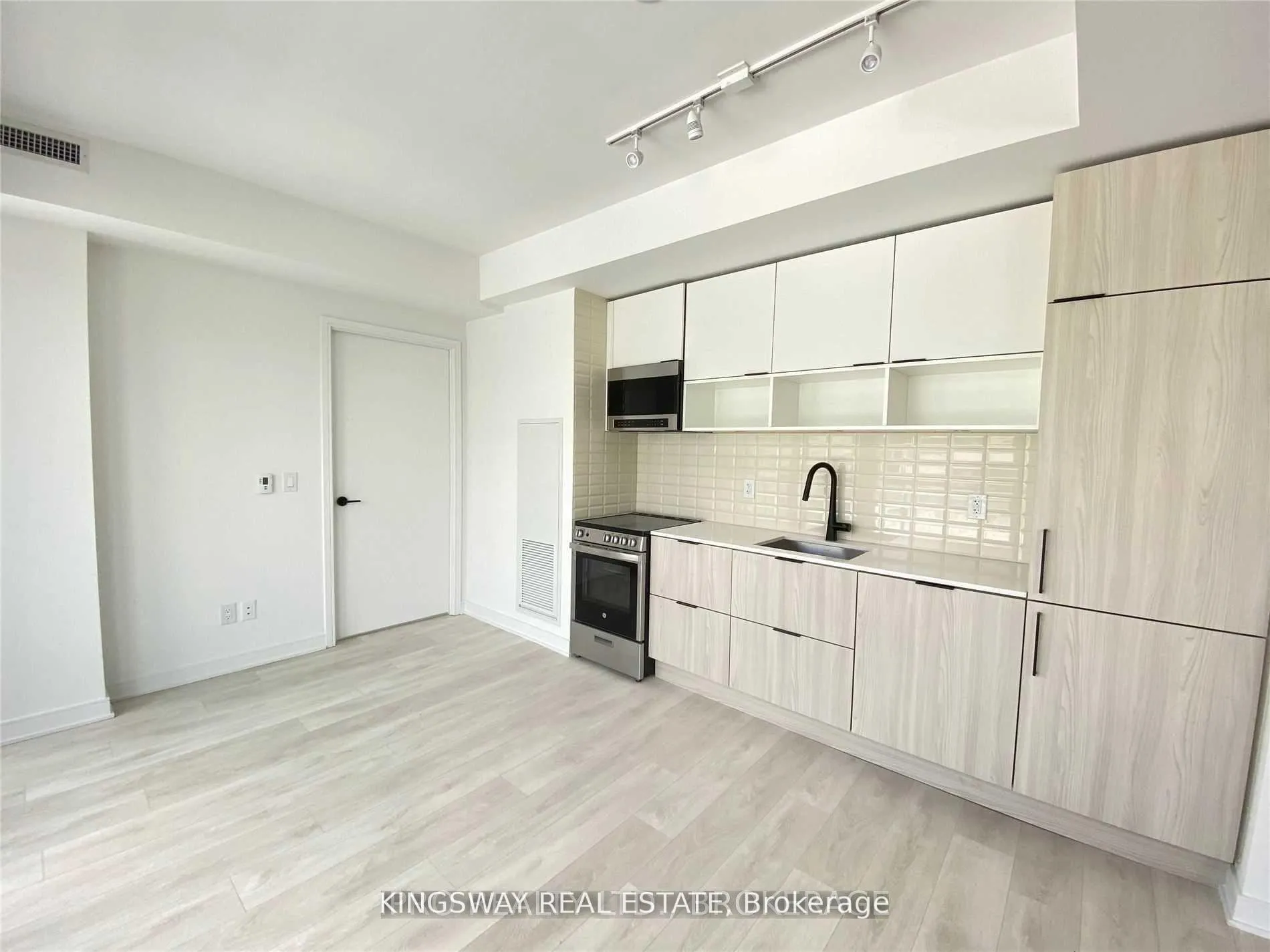 Photo 9 of Unit S803, 180 Mill Street, Toronto, Waterfront Communities — HOMEH