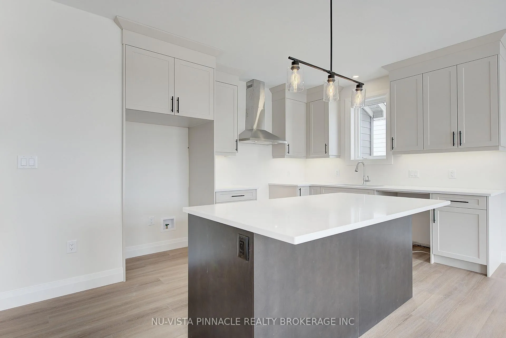 Photo 10 of 224 Bowman Drive, Middlesex Centre, Ilderton — HOMEH