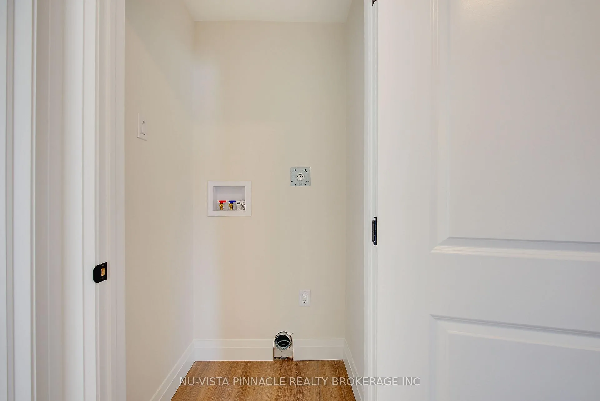 Photo 32 of 224 Bowman Drive, Middlesex Centre, Ilderton — HOMEH