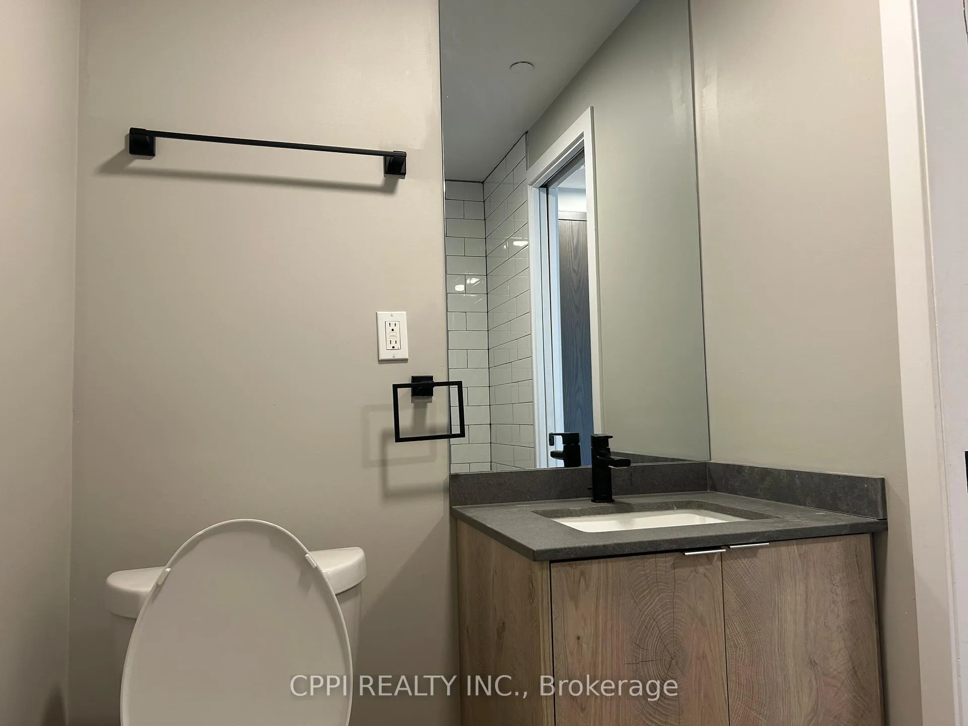 Photo 5 of Unit 219, 70 King Street E, Oshawa, Central — HOMEH