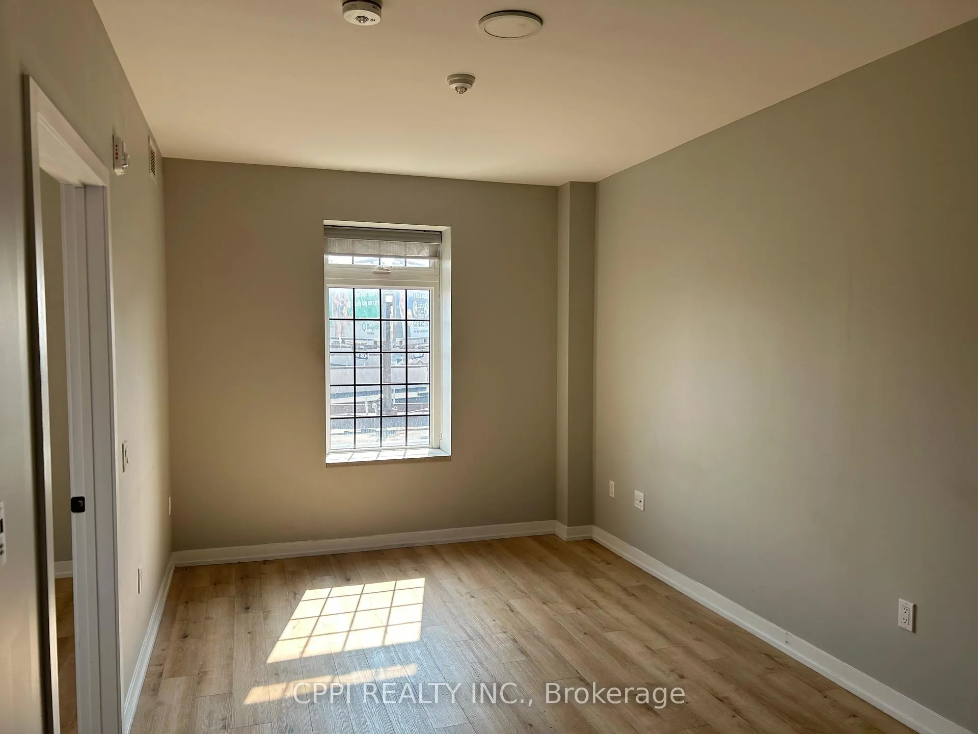 Photo 6 of Unit 401, 70 King Street E, Oshawa, Central — HOMEH