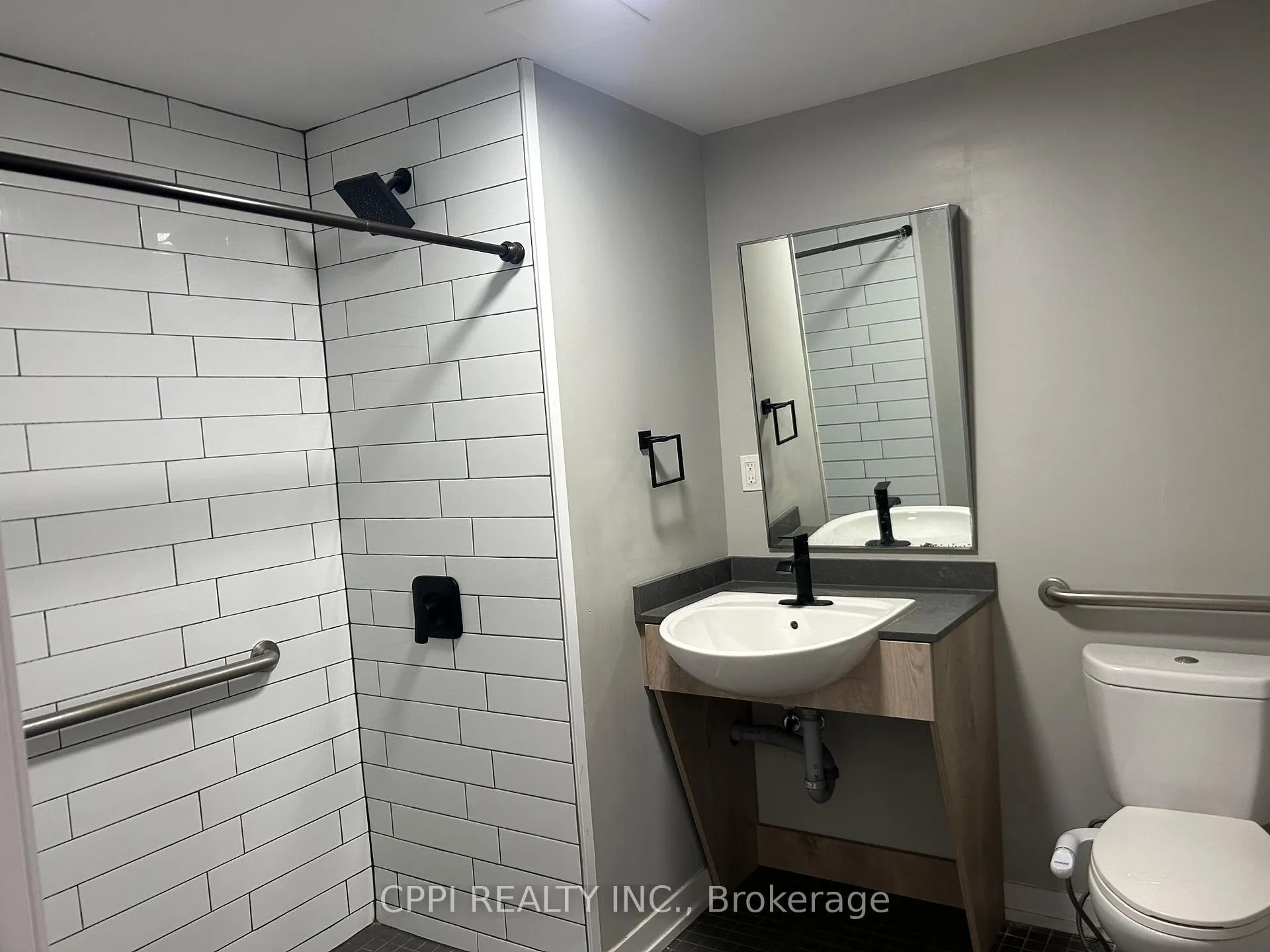 Photo 7 of Unit 401, 70 King Street E, Oshawa, Central — HOMEH