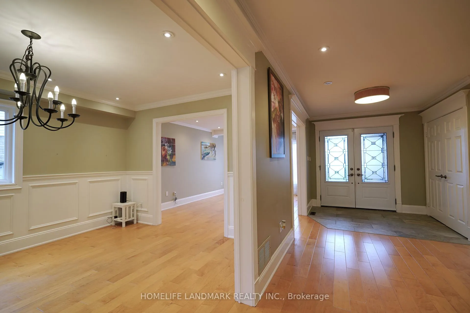 Photo 2 of 10 Lehman Crescent, Markham, Markham Village — HOMEH