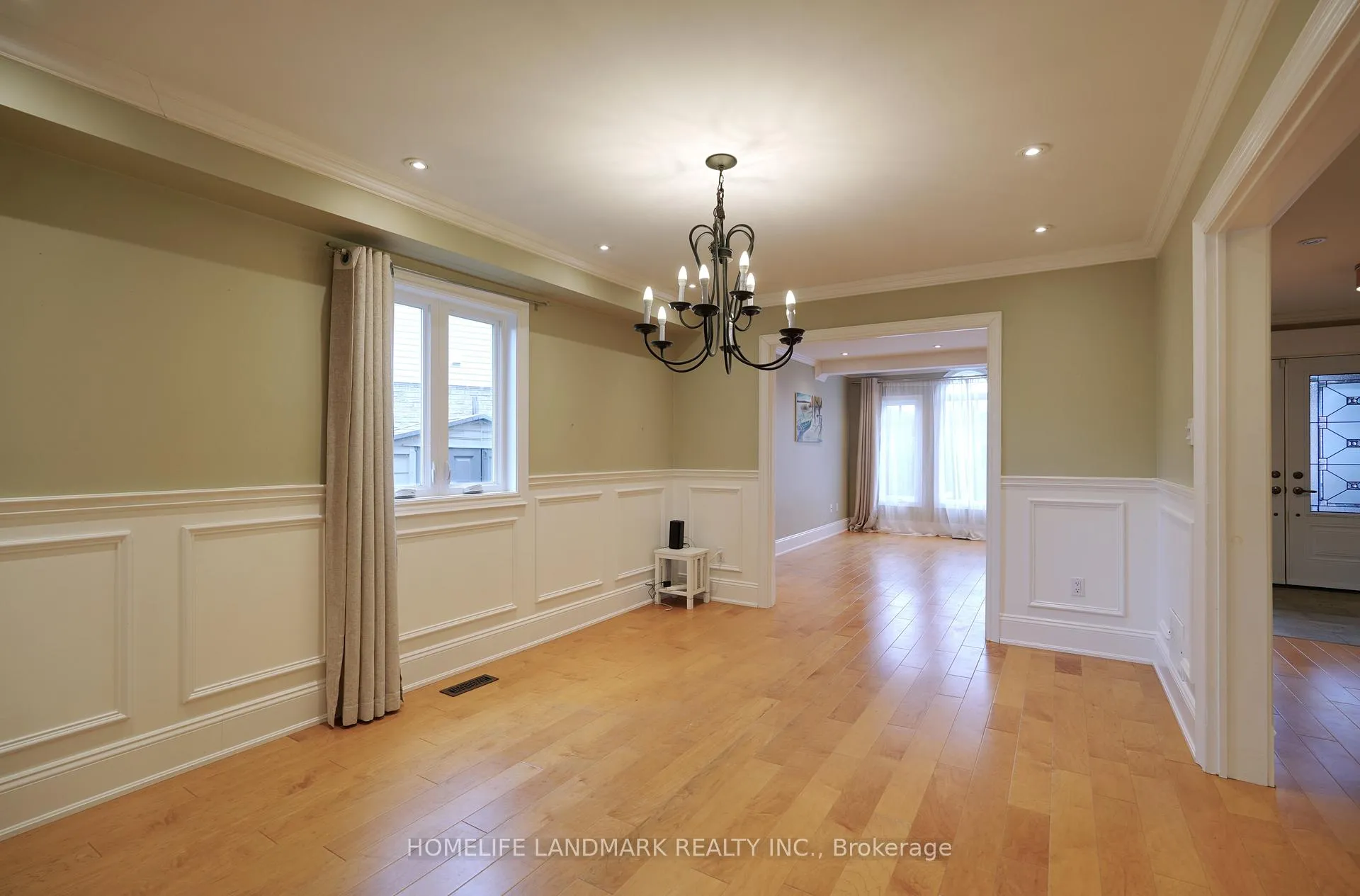 Photo 5 of 10 Lehman Crescent, Markham, Markham Village — HOMEH