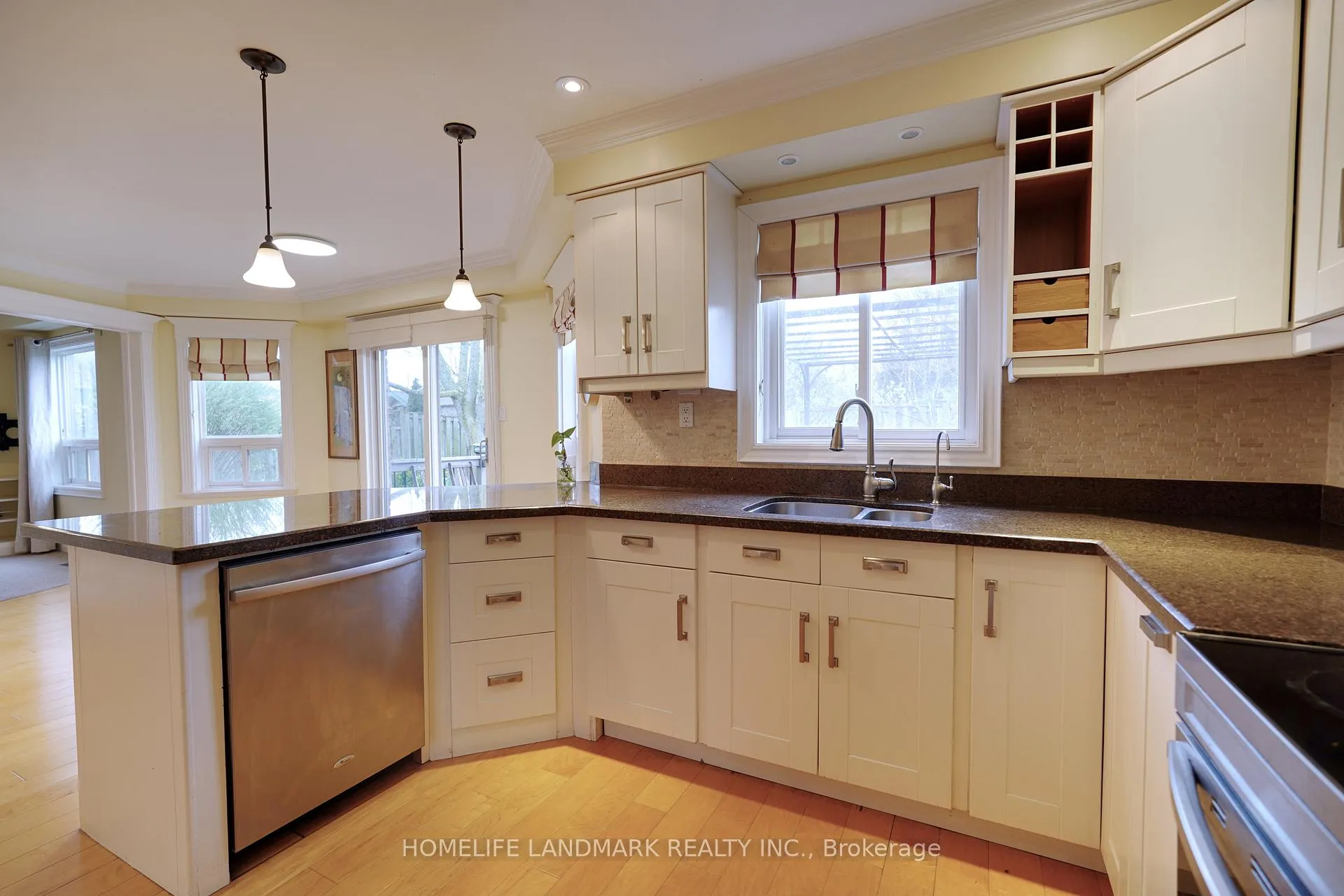 Photo 8 of 10 Lehman Crescent, Markham, Markham Village — HOMEH