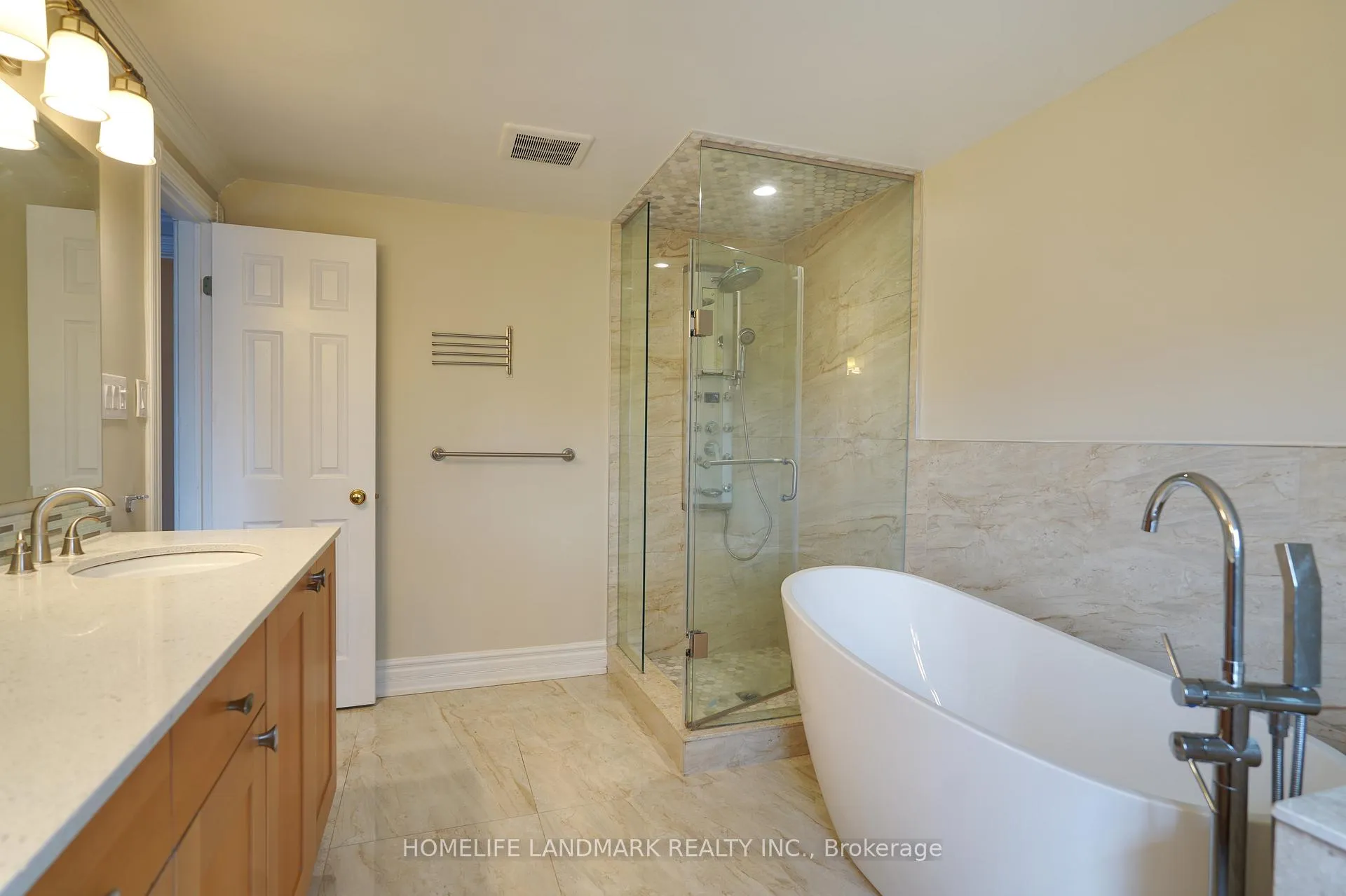 Photo 18 of 10 Lehman Crescent, Markham, Markham Village — HOMEH