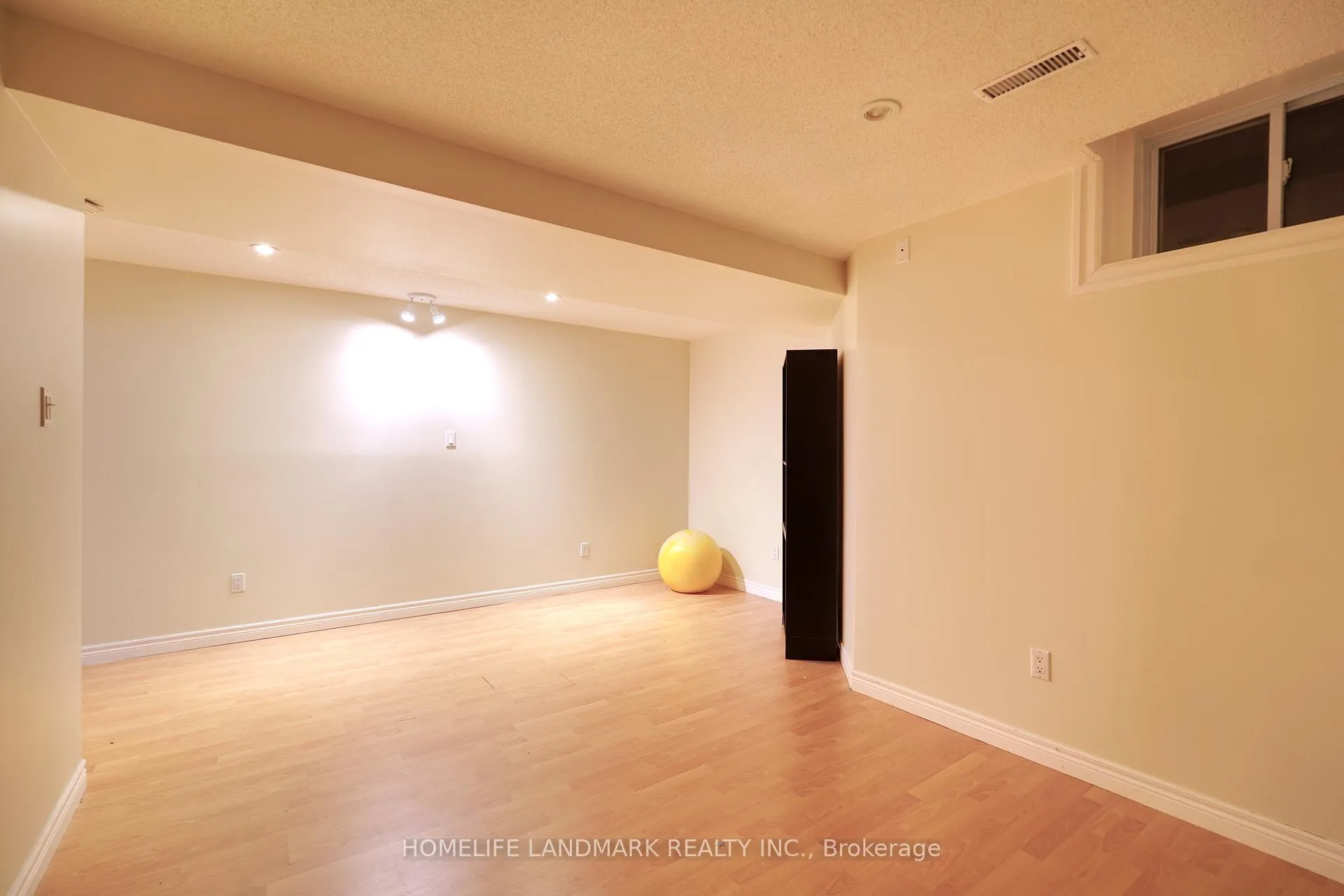 Photo 29 of 10 Lehman Crescent, Markham, Markham Village — HOMEH