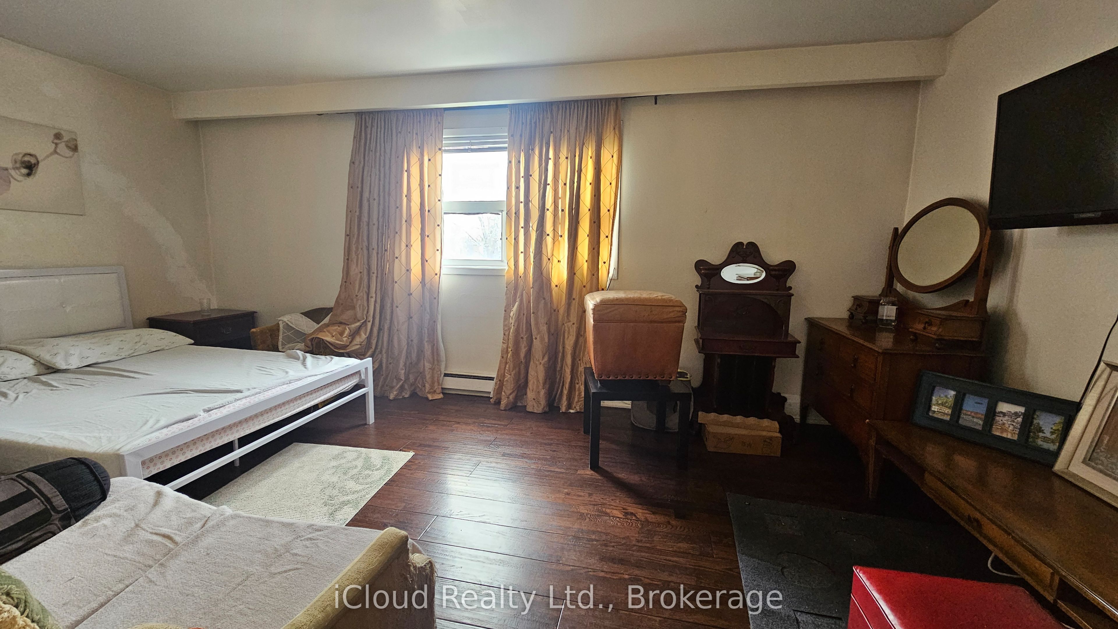 Photo 4 of Unit A, 1847 Lawrence Avenue, Scarborough, Wexford-Maryvale — HOMEH