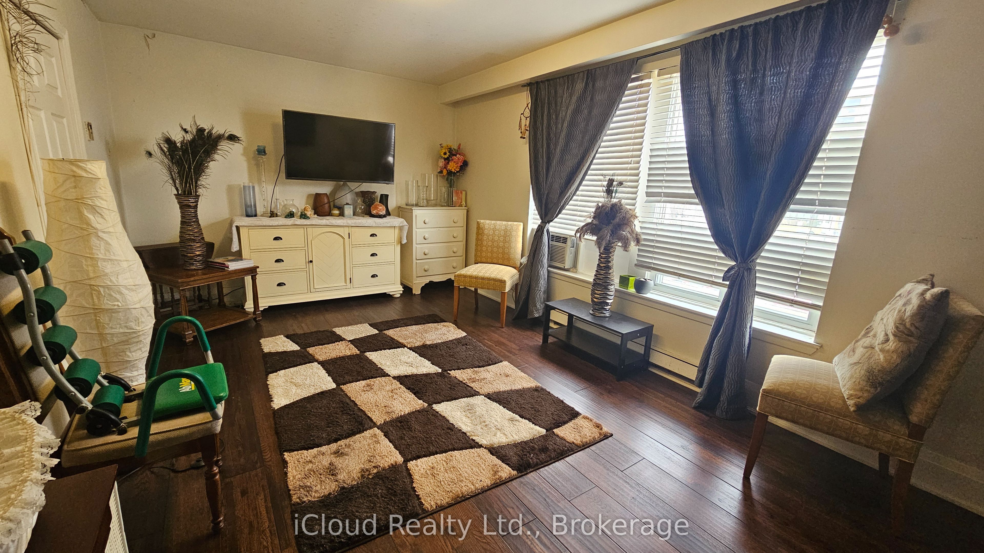 Photo 1 of Unit A, 1847 Lawrence Avenue, Scarborough, Wexford-Maryvale — HOMEH