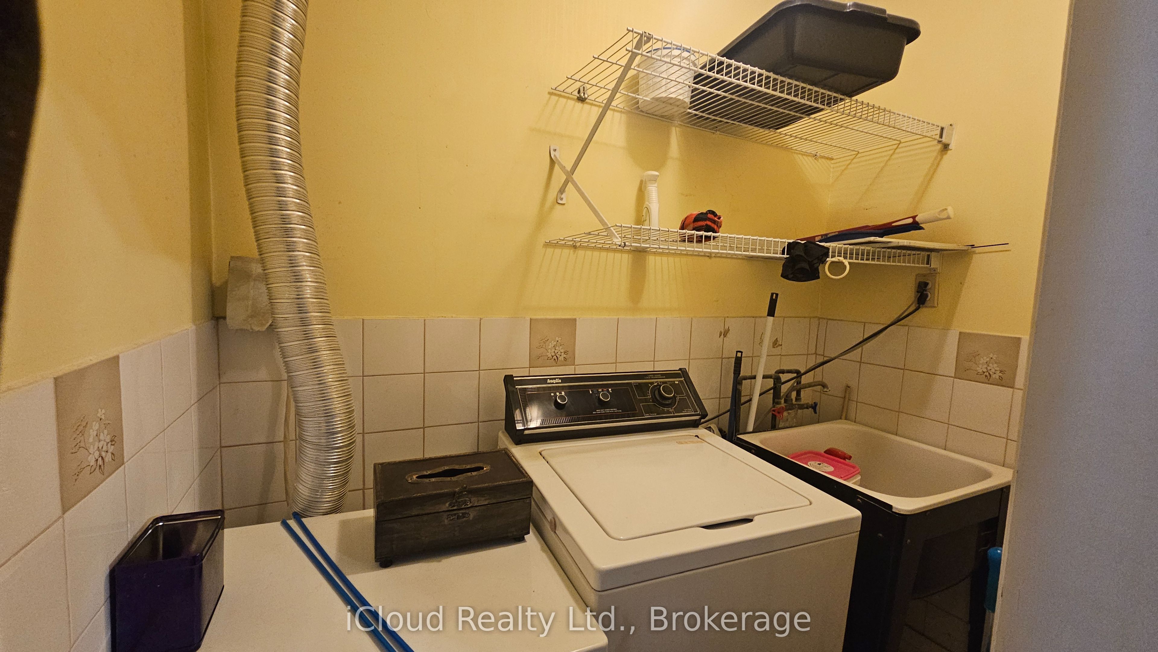 Photo 6 of Unit A, 1847 Lawrence Avenue, Scarborough, Wexford-Maryvale — HOMEH