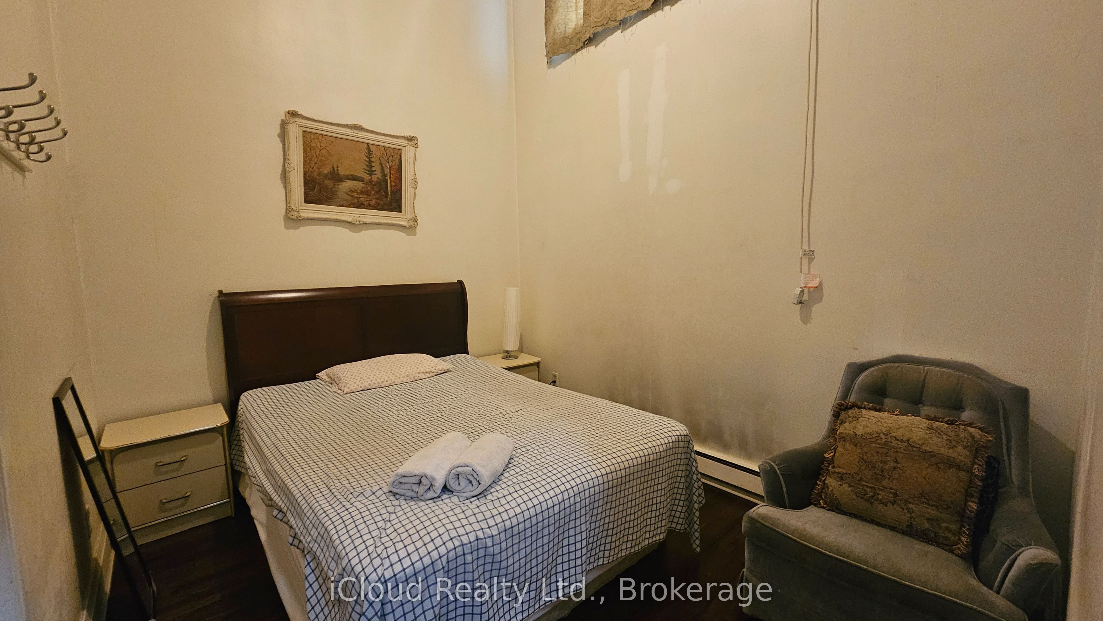 Photo 3 of Unit A, 1847 Lawrence Avenue, Scarborough, Wexford-Maryvale — HOMEH