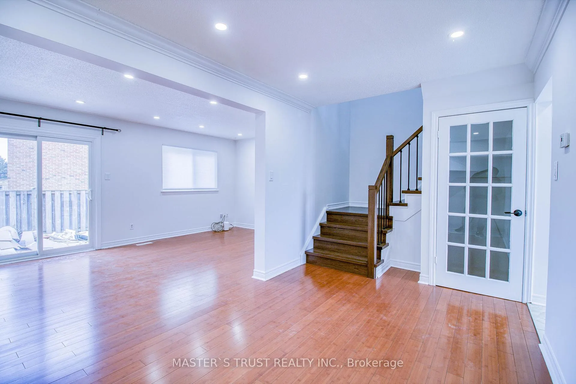 Photo 7 of Unit 1, 900 Central Park Drive, Brampton, Northgate — HOMEH