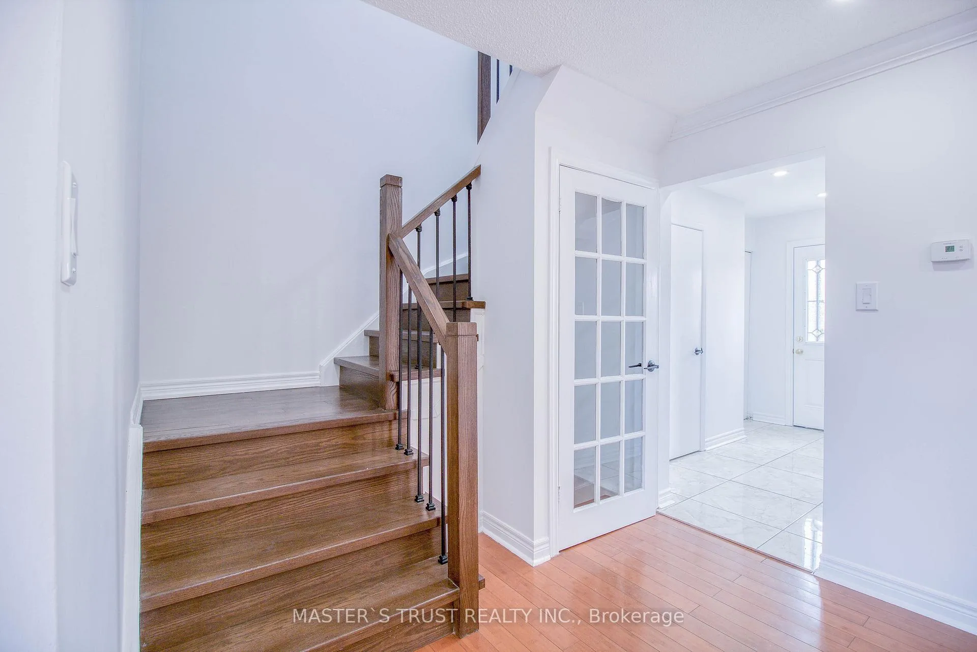 Photo 10 of Unit 1, 900 Central Park Drive, Brampton, Northgate — HOMEH