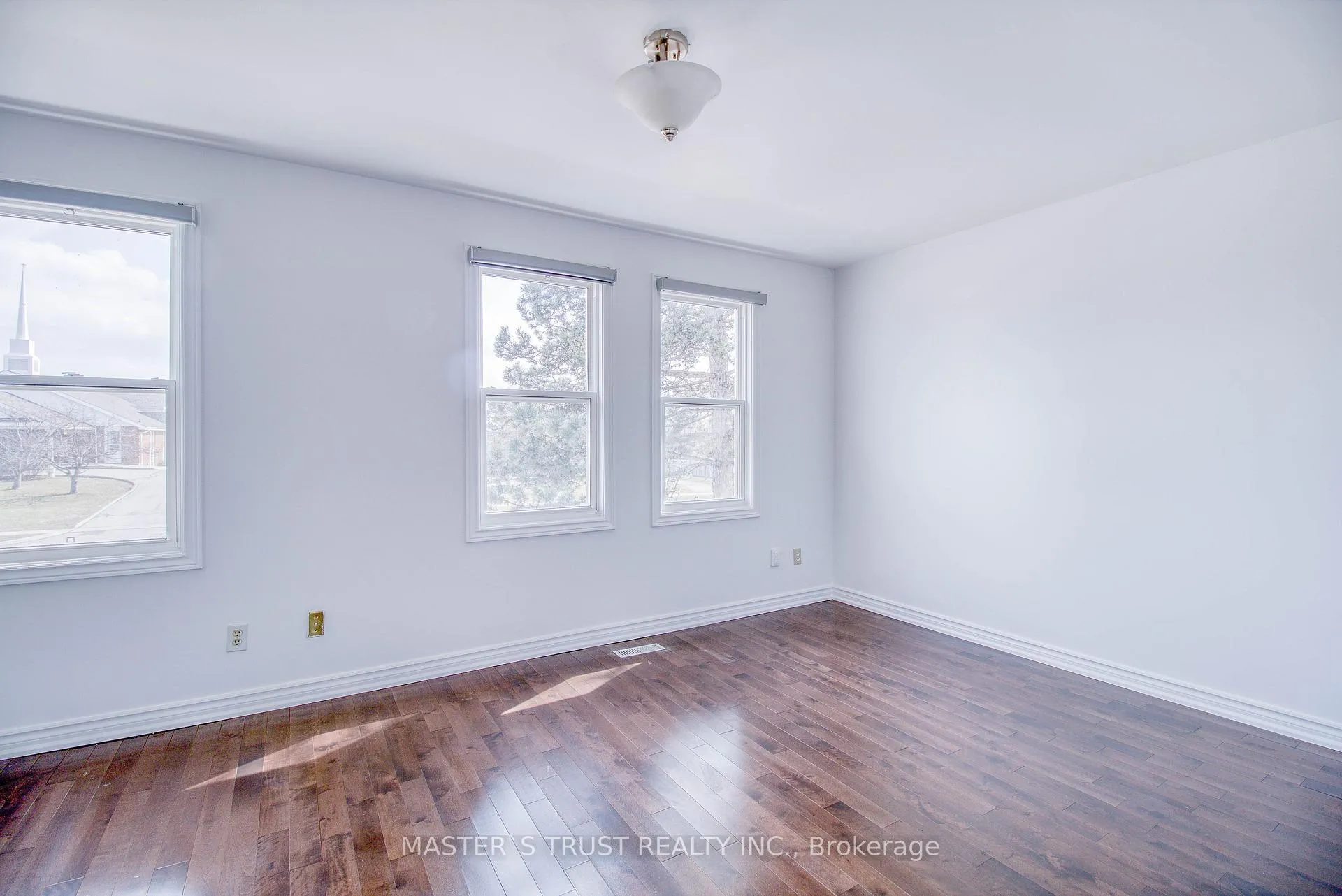 Photo 12 of Unit 1, 900 Central Park Drive, Brampton, Northgate — HOMEH
