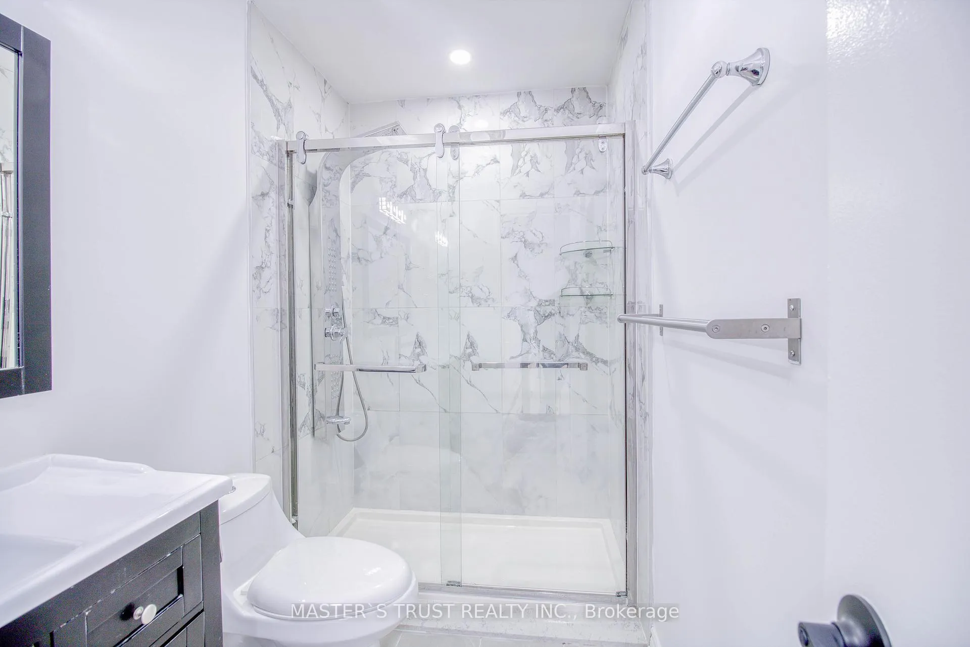 Photo 15 of Unit 1, 900 Central Park Drive, Brampton, Northgate — HOMEH